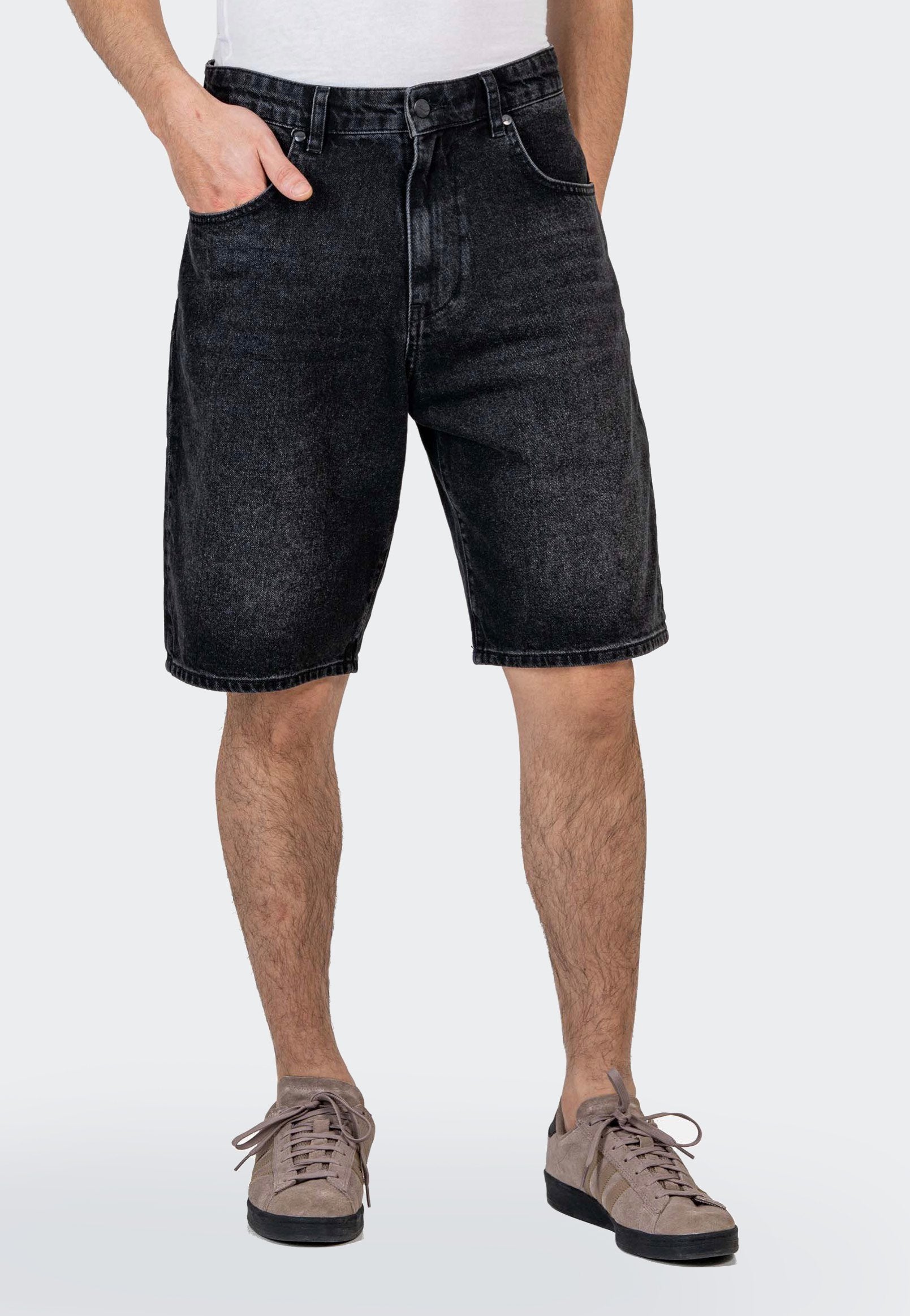 REELL - Solid Black Wash - Shorts | Men-Image