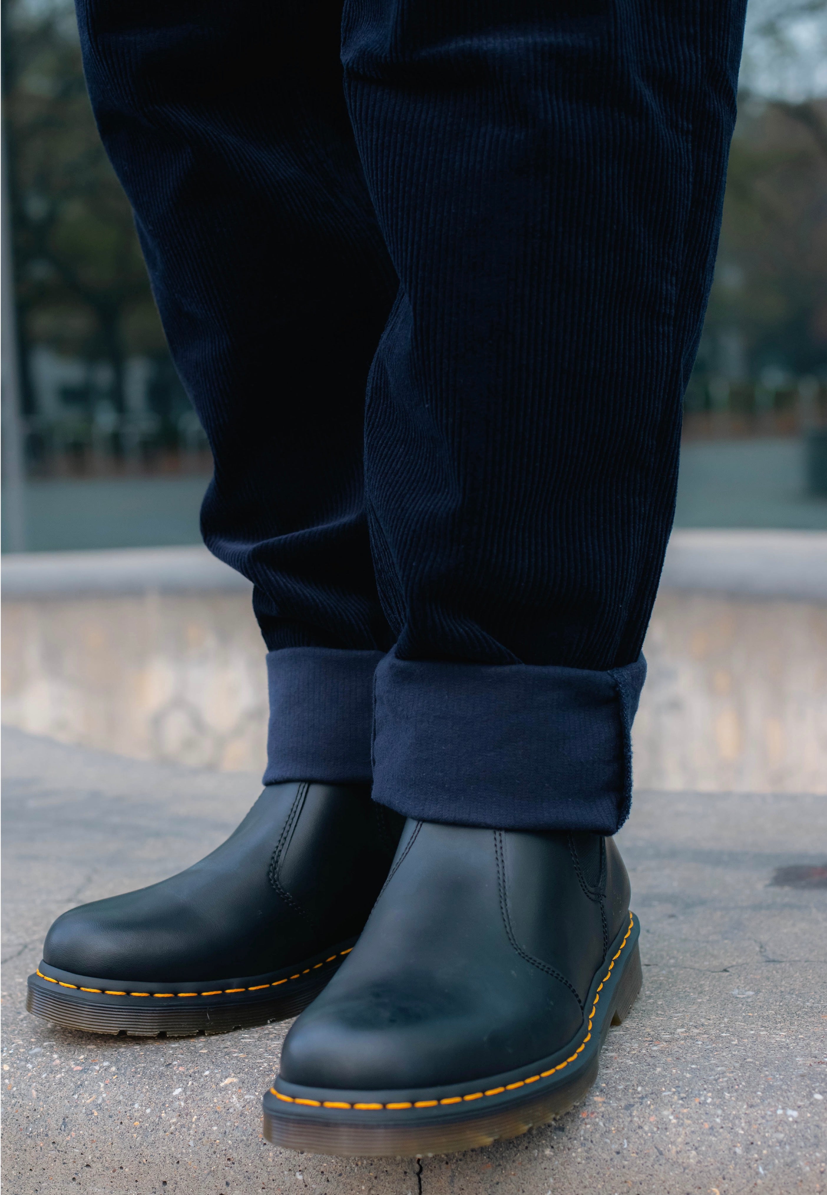 Dr. Martens - Vegan 2976 Chelsea Boots Black Felix Rub Off - Shoes | Men-Image