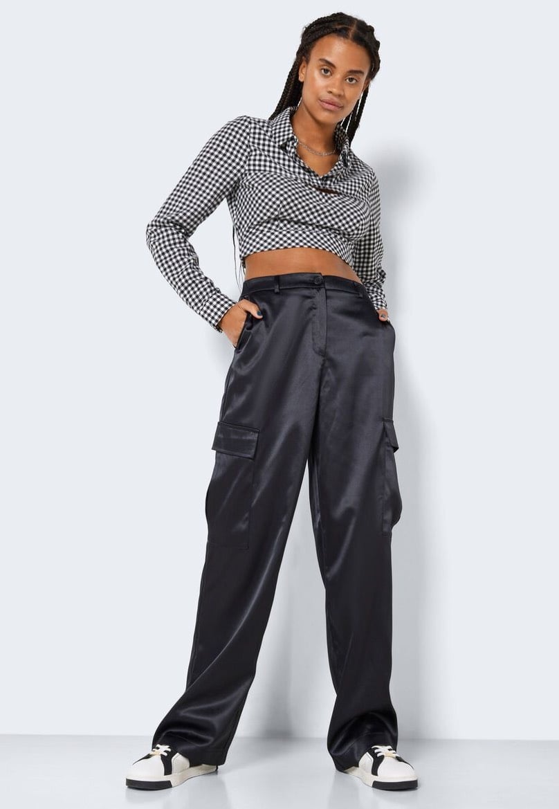 Noisy May - Drewie Satin Cargo Black - Pants | Women-Image