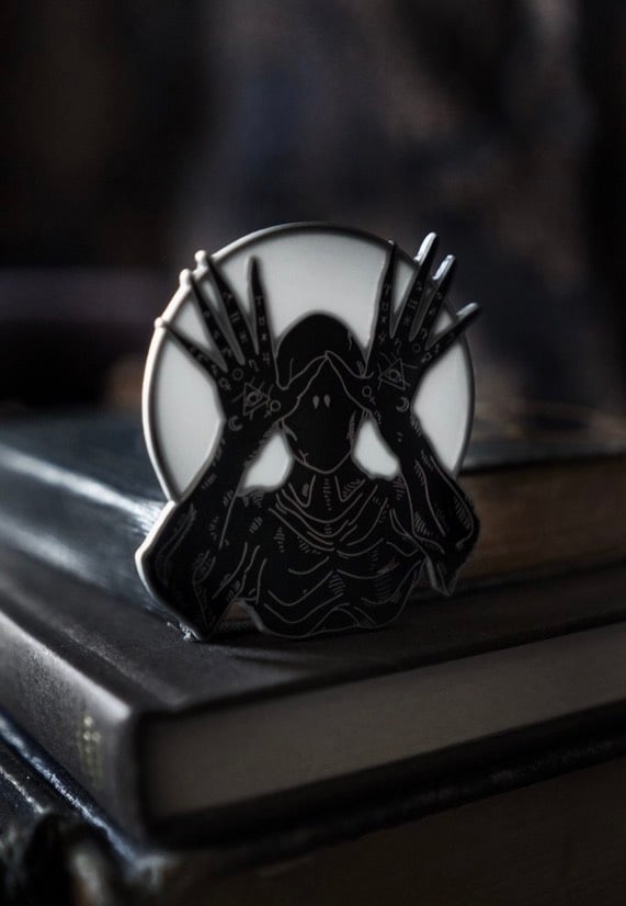 Lively Ghosts - Palmistry Man Black/Silver - Pin | Neutral-Image