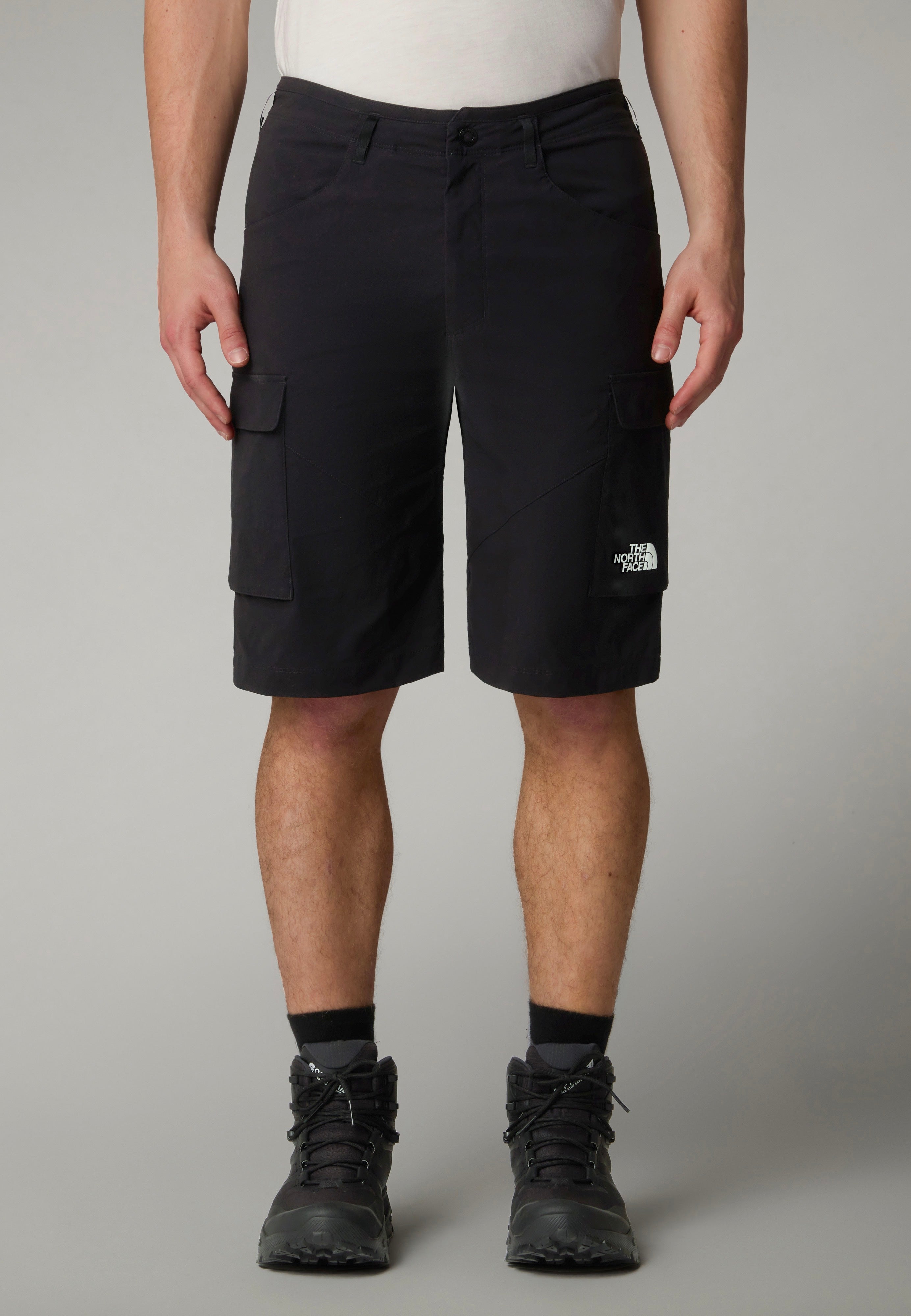 The North Face - Exploration Cargo TNF Black - Shorts | Men-Image