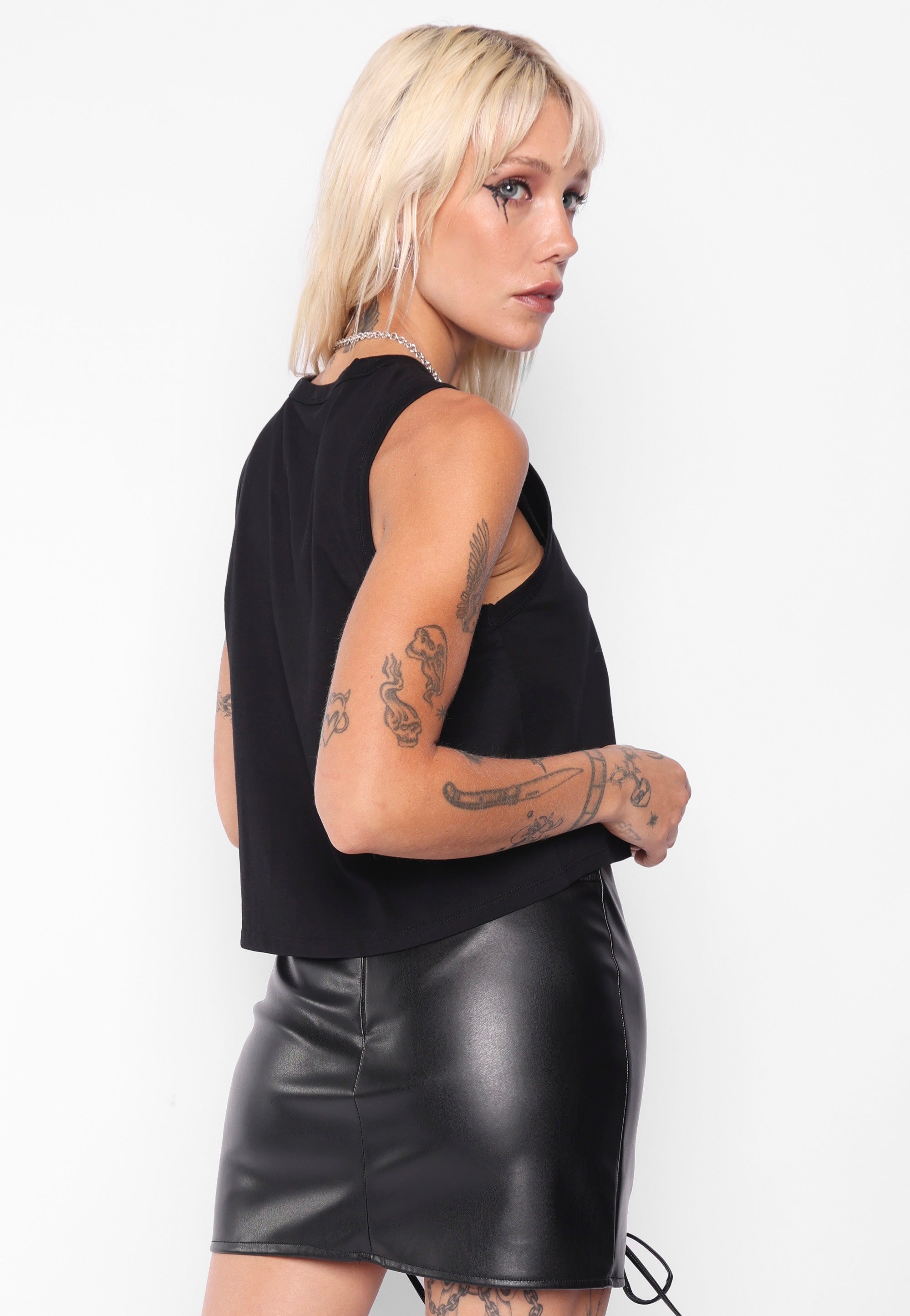 Mary Wyatt - Affliction Cropped Black - Tank | Women-Image