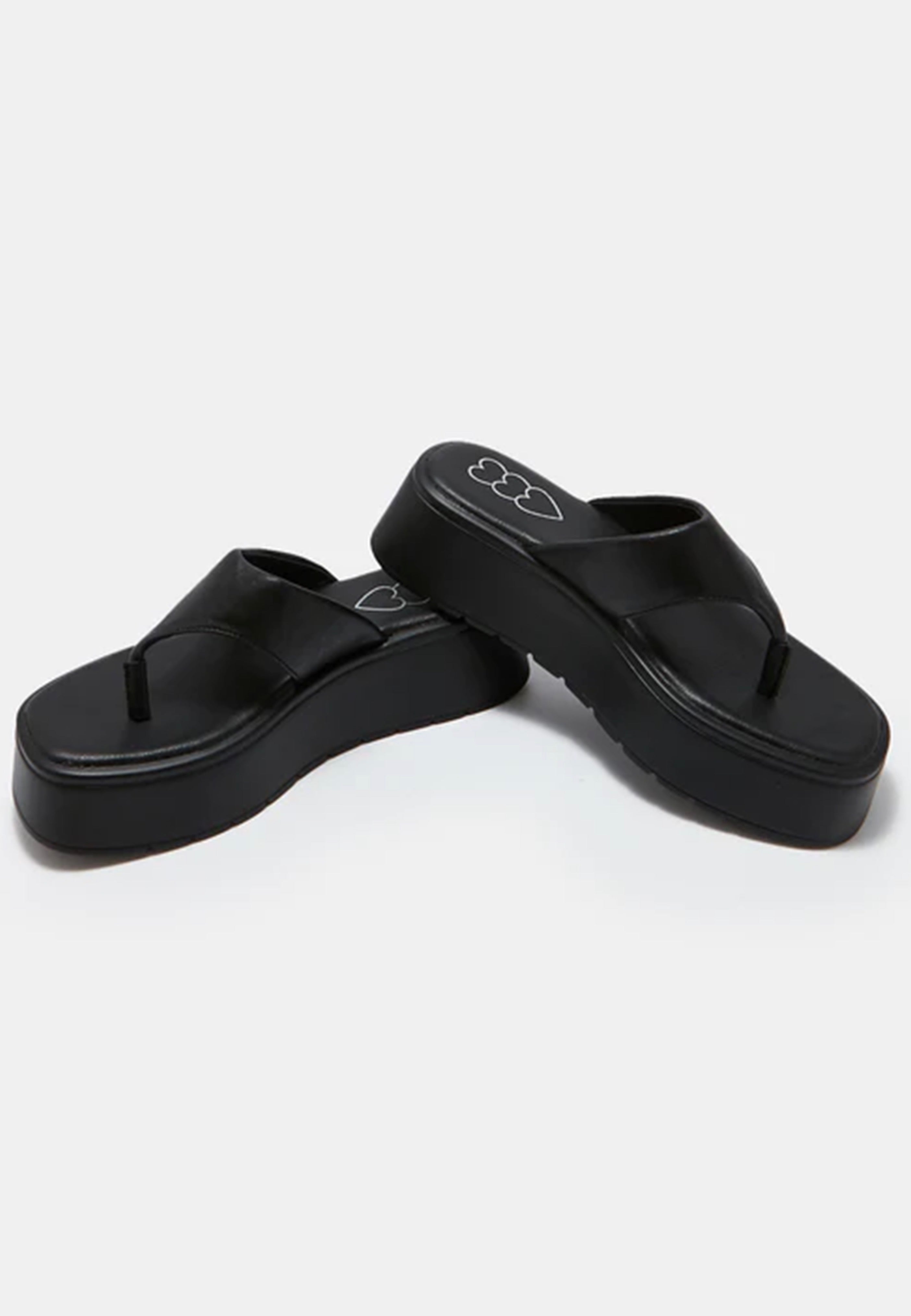 Koi Footwear - Alora Chunky Black Thong Black - Girl Sandals | Women-Image