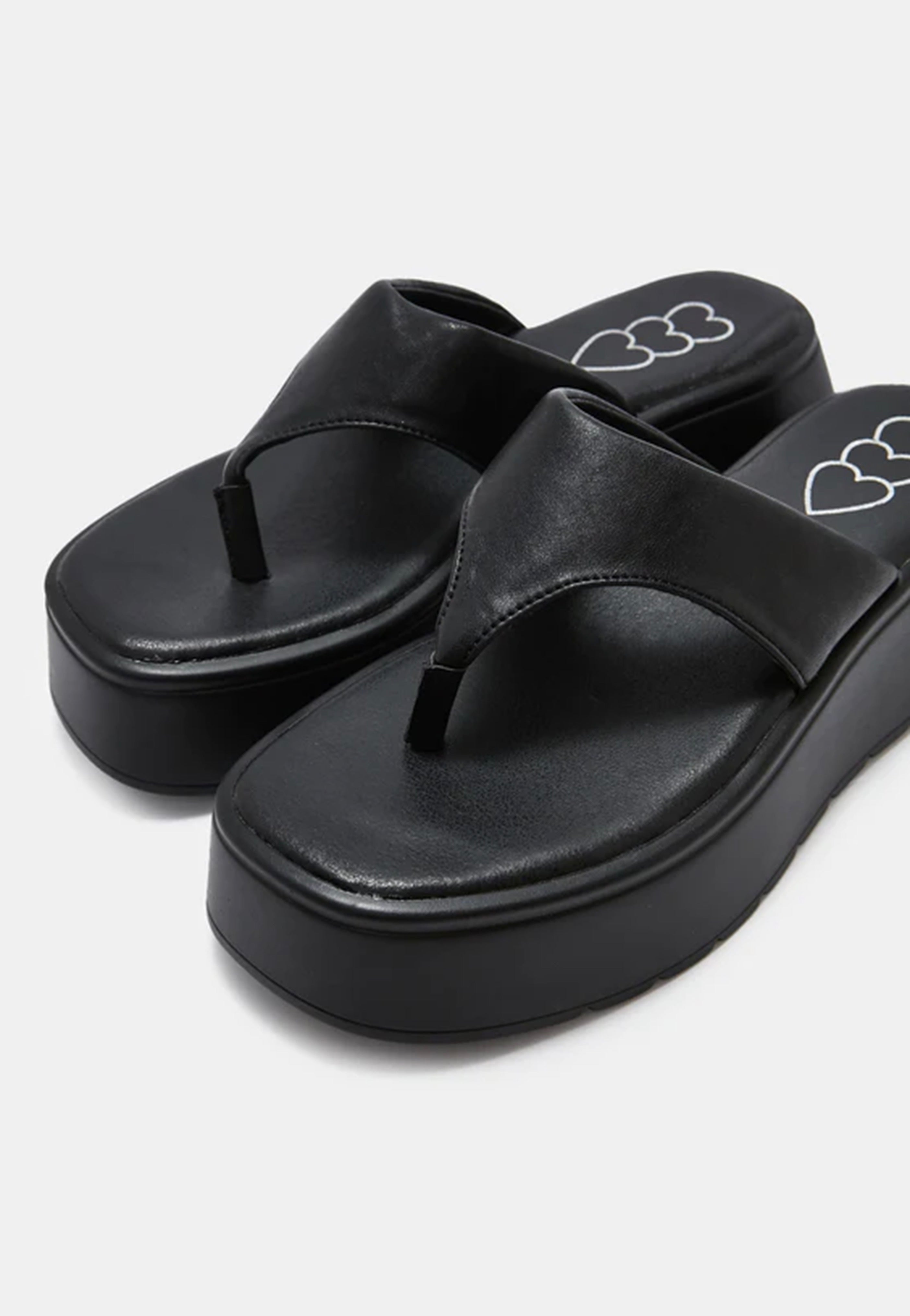 Koi Footwear - Alora Chunky Black Thong Black - Girl Sandals | Women-Image