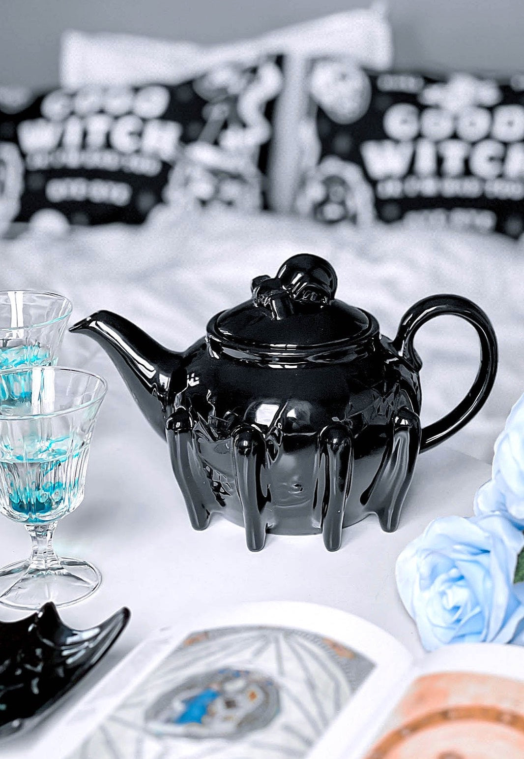 Killstar - Arachnid Black - Teapot | Neutral-Image