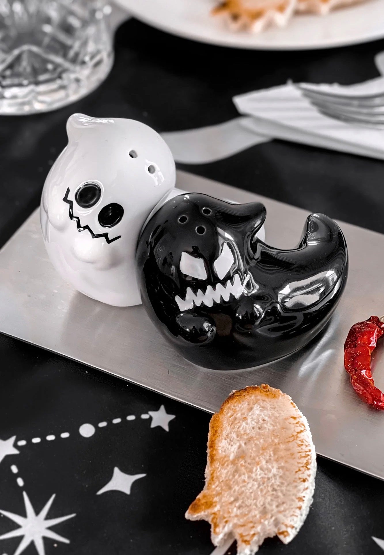 Killstar - BOO EEK Black/White - Salt and Pepper Shakers | Neutral-Image