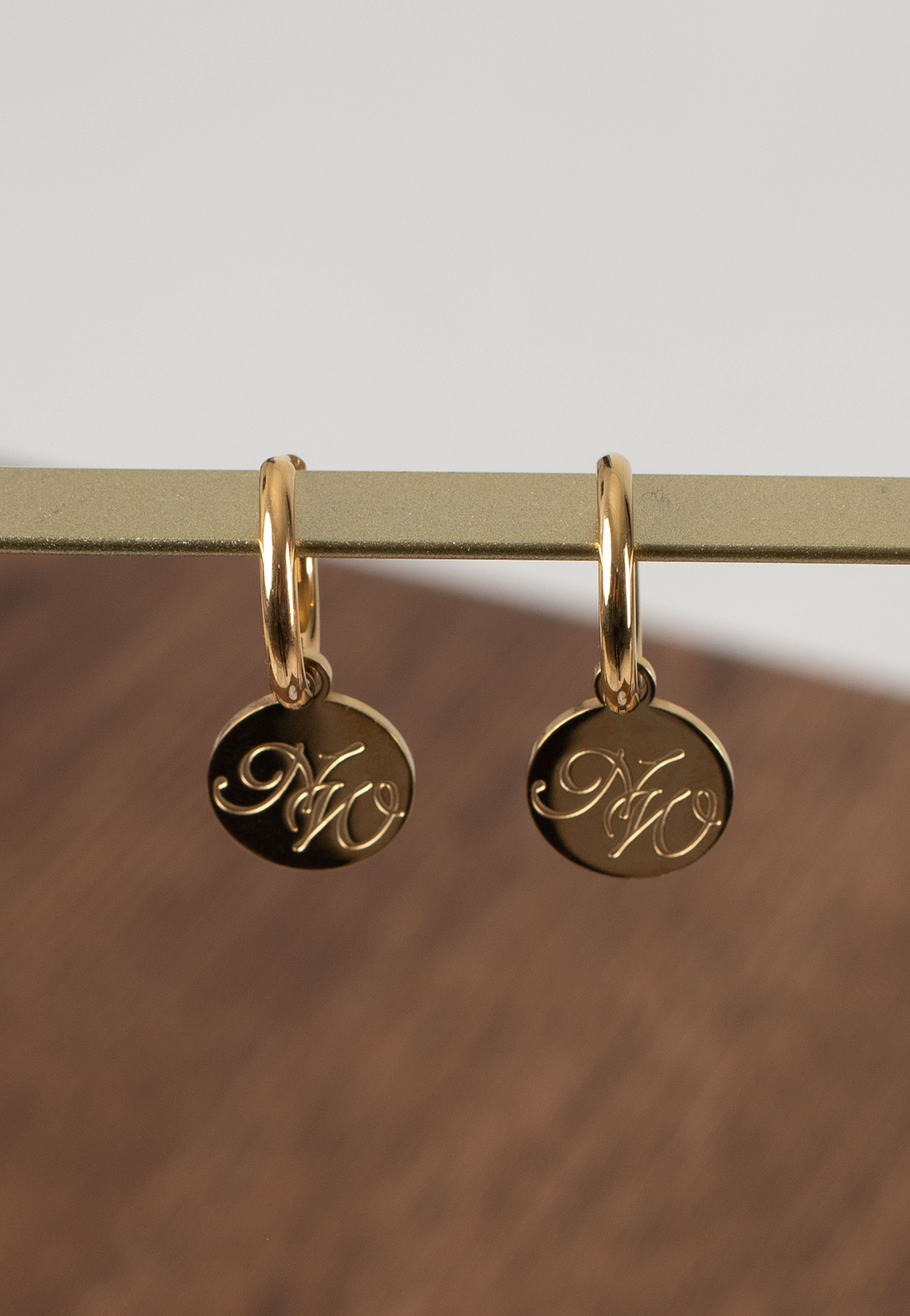 Wildcat x Nightwish - Little Hoops Coin Logo Gold - Earrings | Neutral-Image