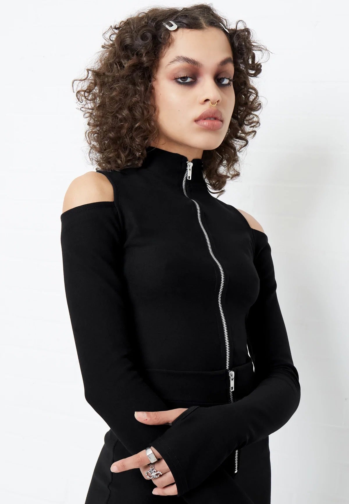 Mary Wyatt - Lara Cut Out Black - Longsleeve | Women-Image