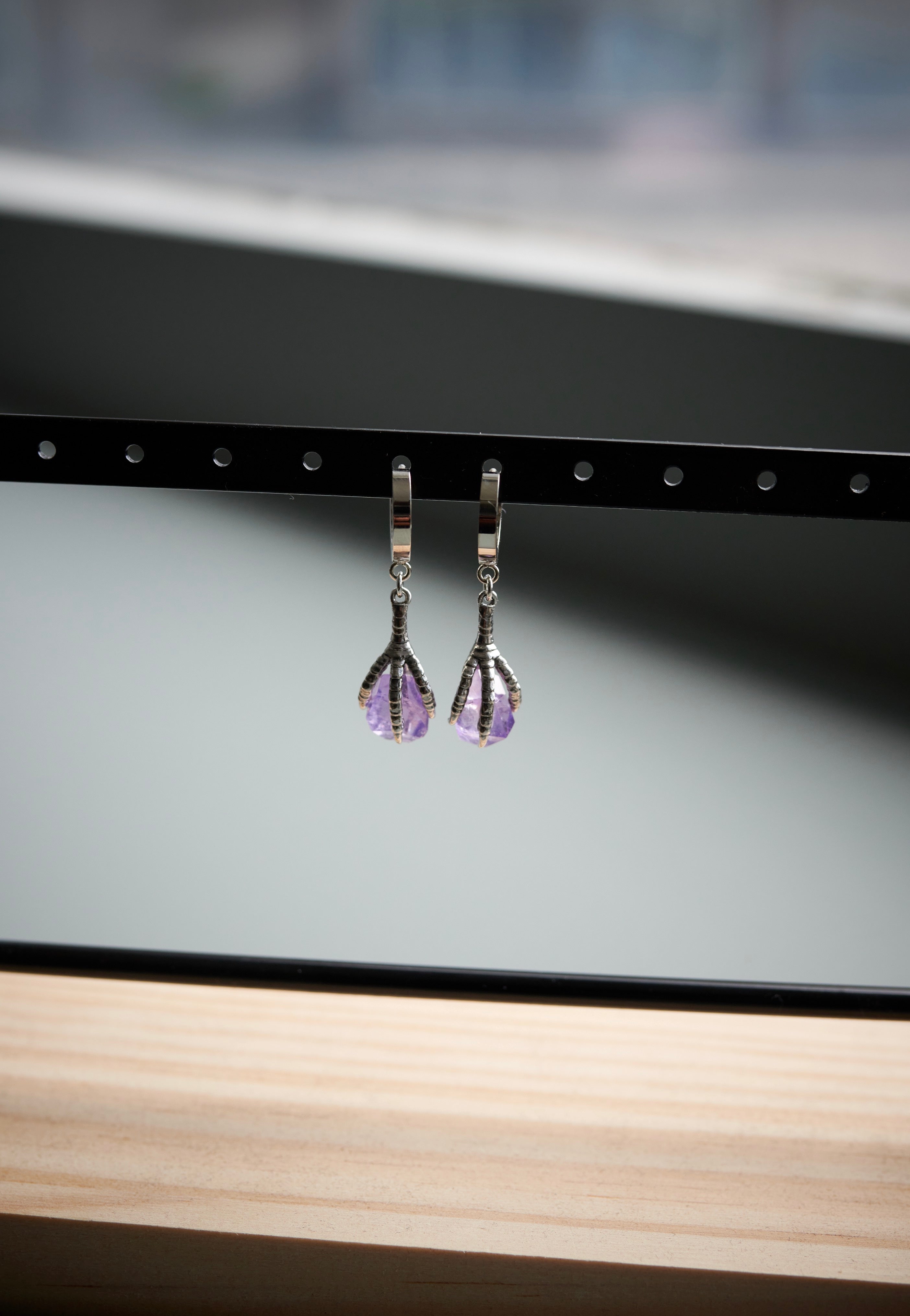 Ask & Embla - Quill Smoky Claw Purple - Earrings | Neutral-Image