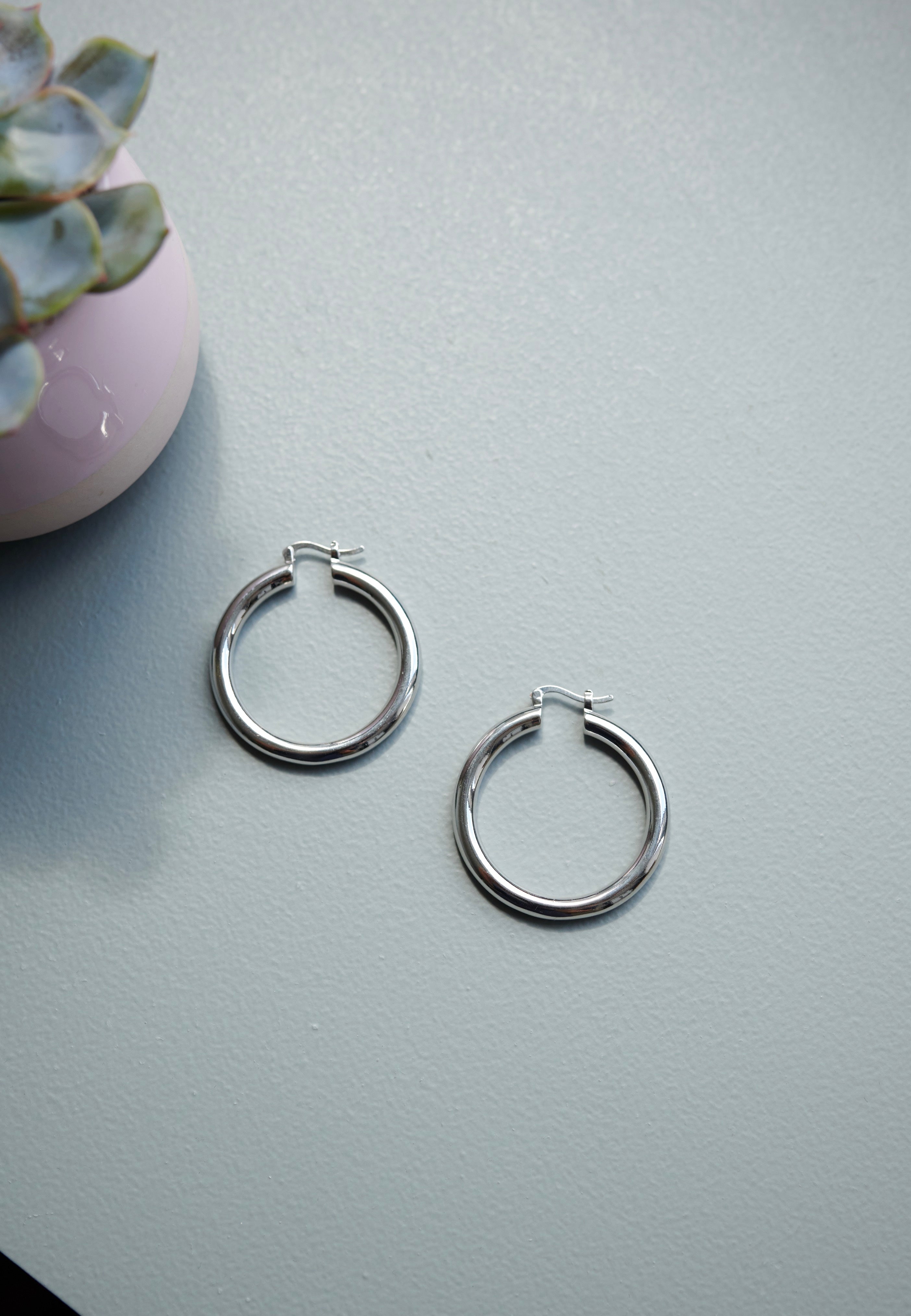 Ask & Embla - Classic Halo Silver - Earrings | Neutral-Image