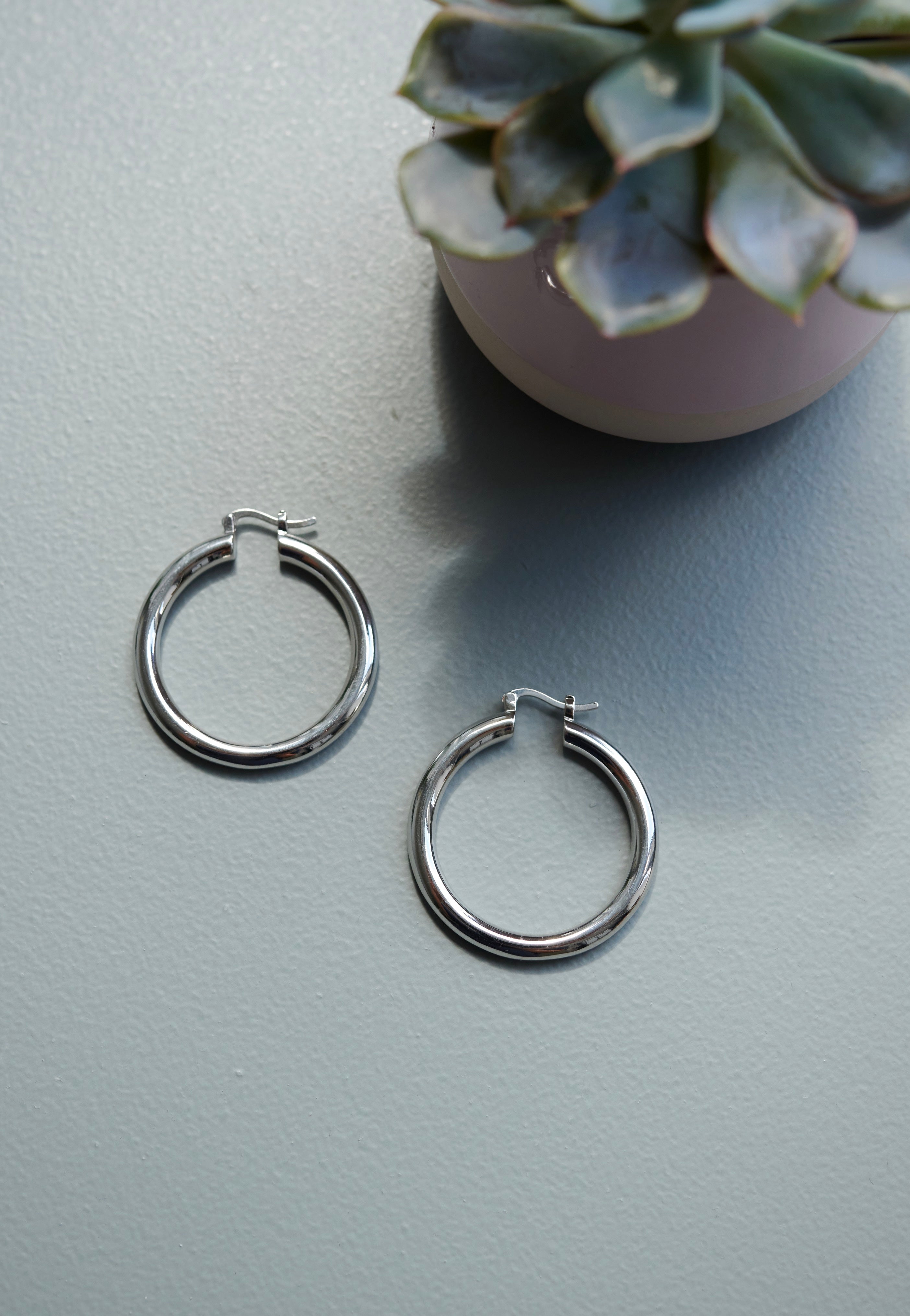 Ask & Embla - Classic Halo Silver - Earrings | Neutral-Image