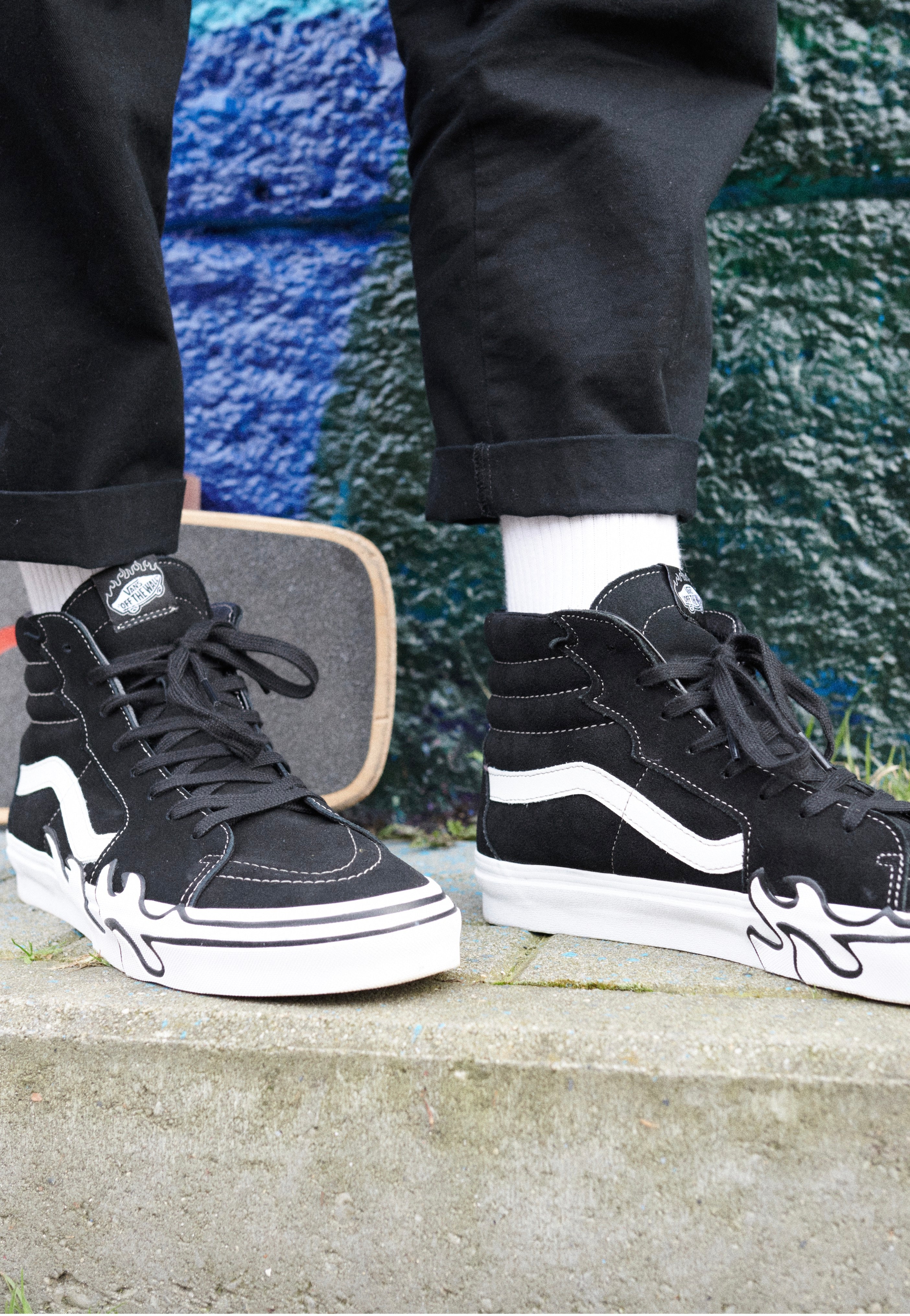 Vans - Sk8 Hi Flame Suede Black/White - Shoes | Men-Image