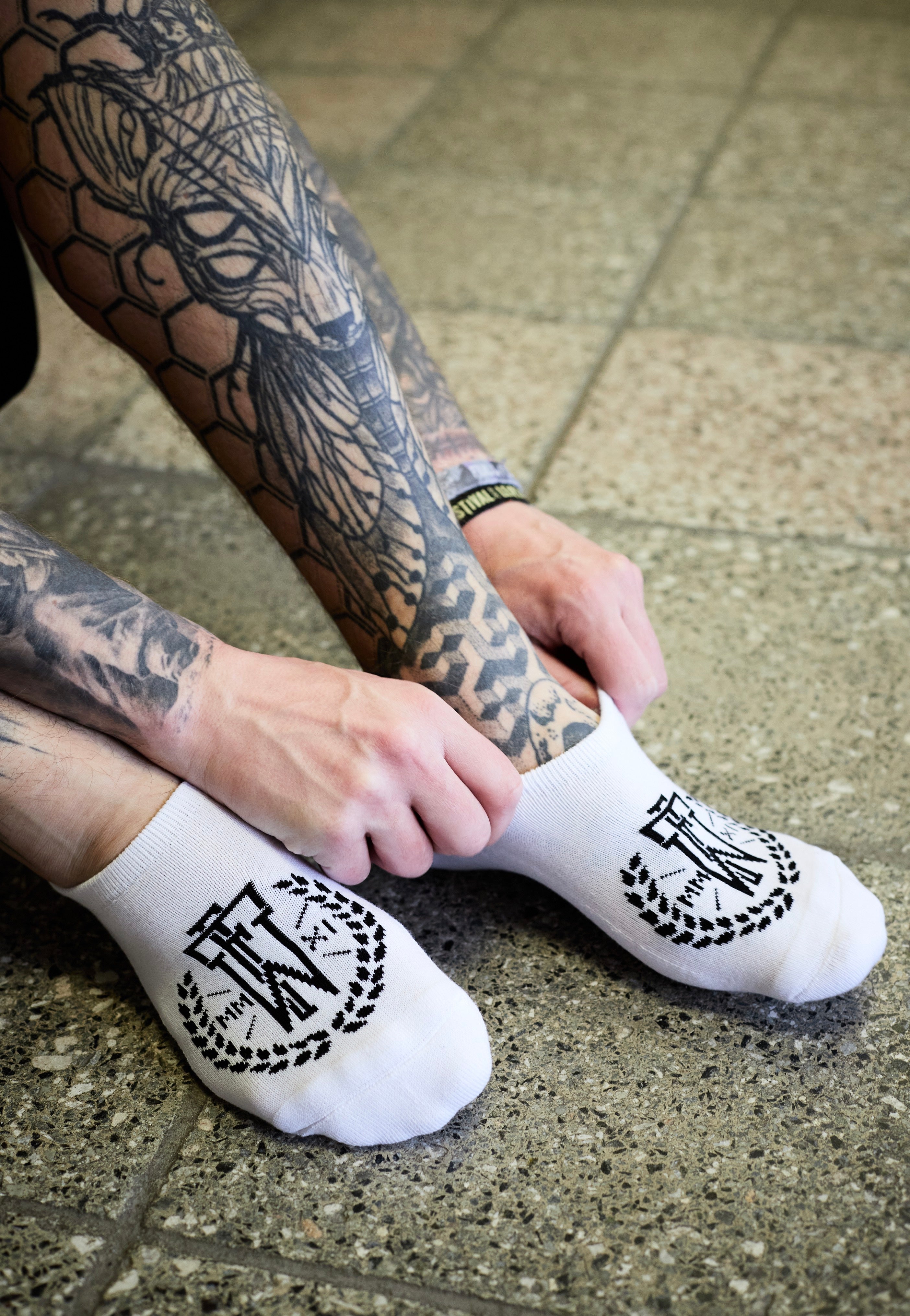 Fuchsteufelswild - Logo White Sneaker - Socks | Neutral-Image