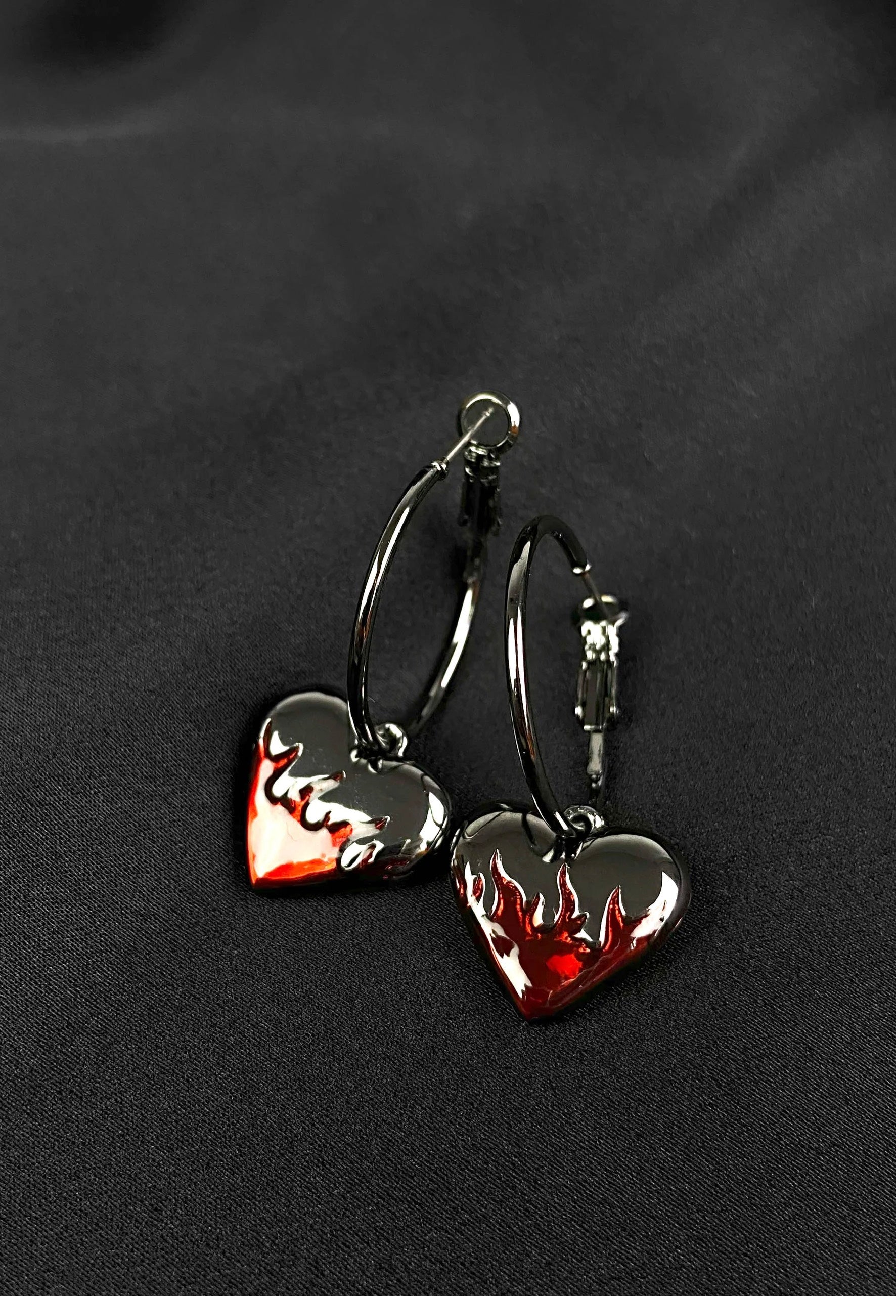 Pamela Mann - Flame Heart - Earrings | Neutral-Image