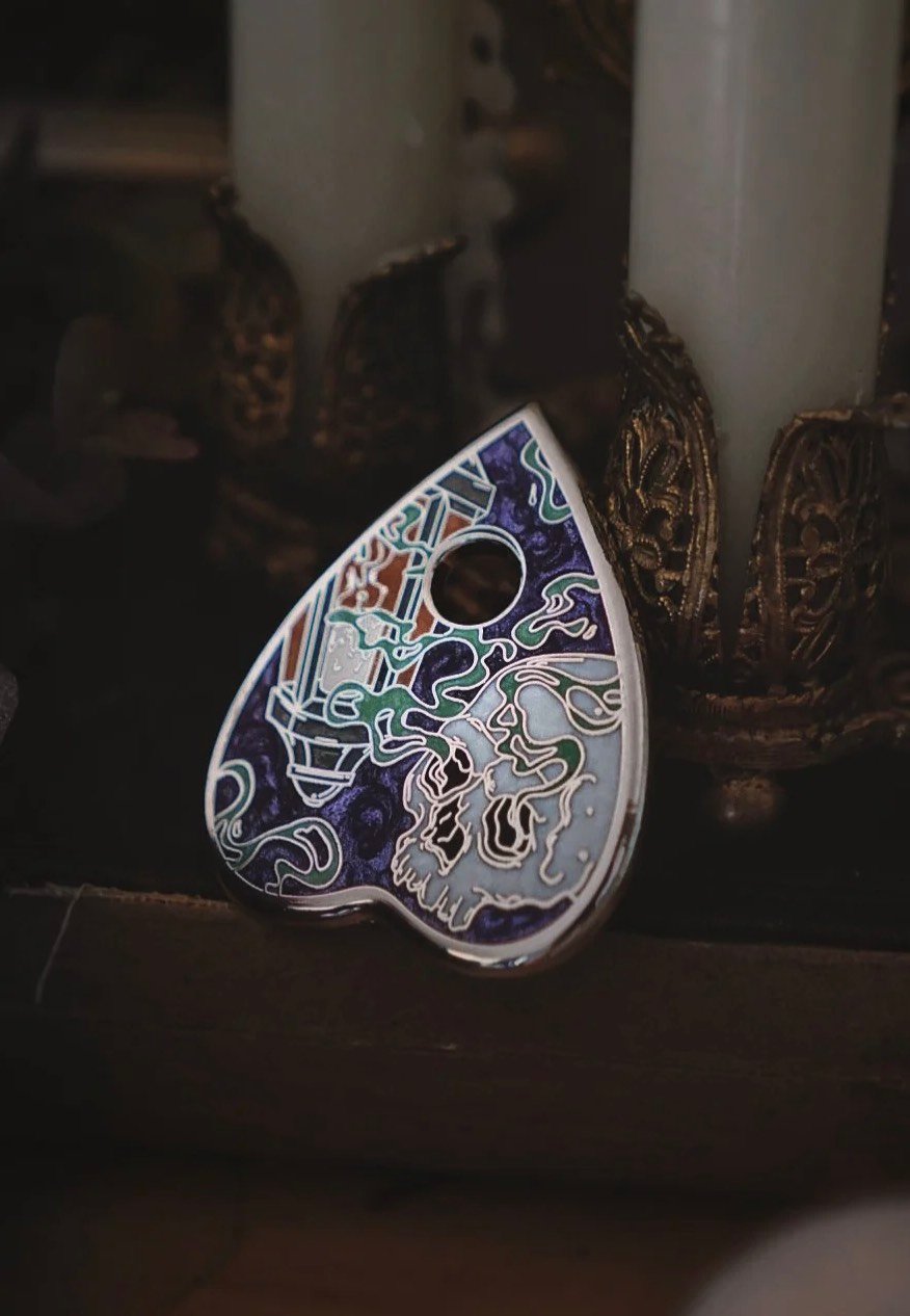 Lively Ghosts - Voodoo Void Skull/Lantern Planchette - Pin | Neutral-Image