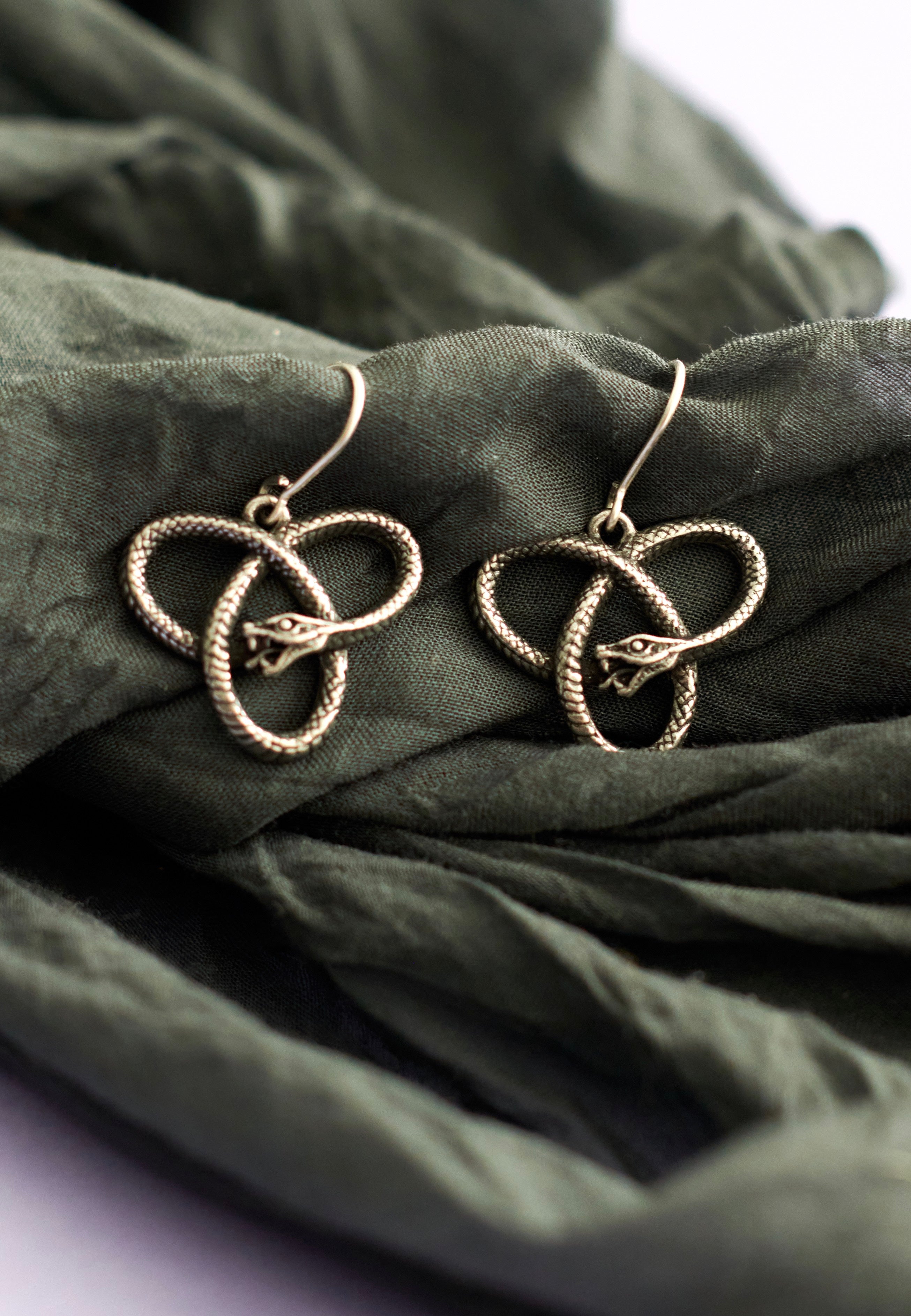 Alchemy England - Eve's Triquetra Silver - Earrings | Neutral-Image