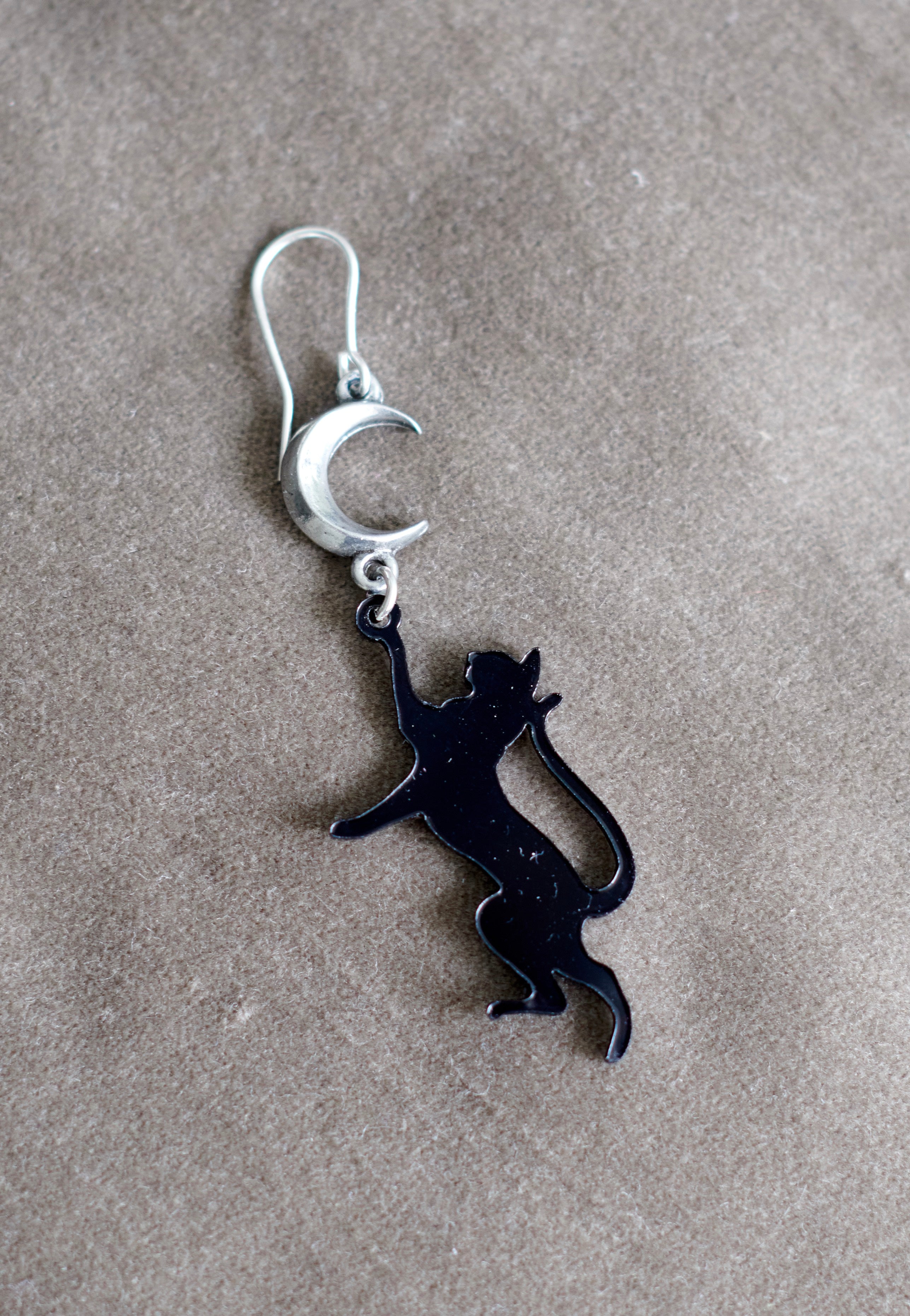 Alchemy England - Feline Moondream Silver - Earring | Neutral-Image