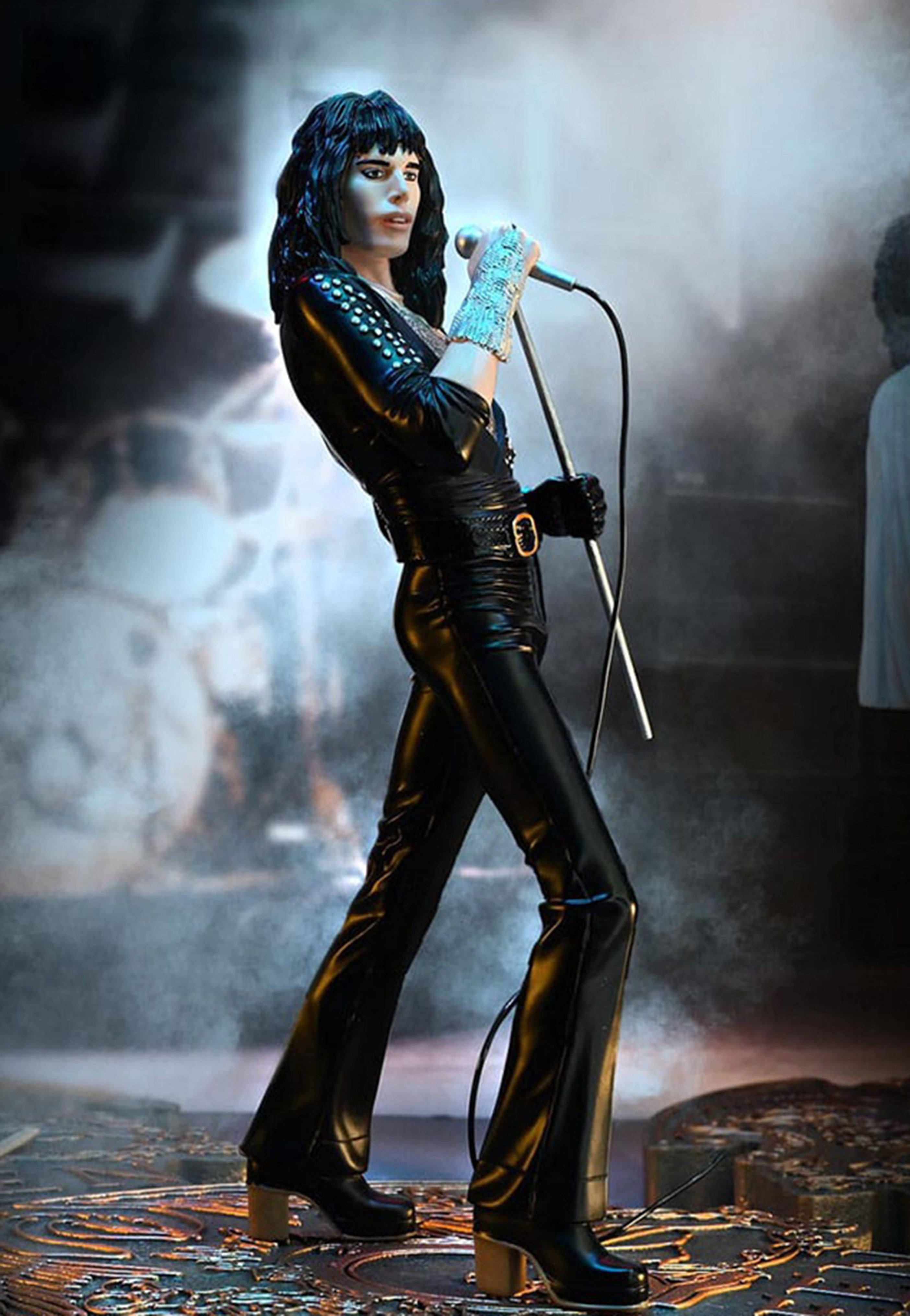 Queen - Freddie Mercury II (Sheer Heart Attack Era) Rock Iconz - Statue | Neutral-Image