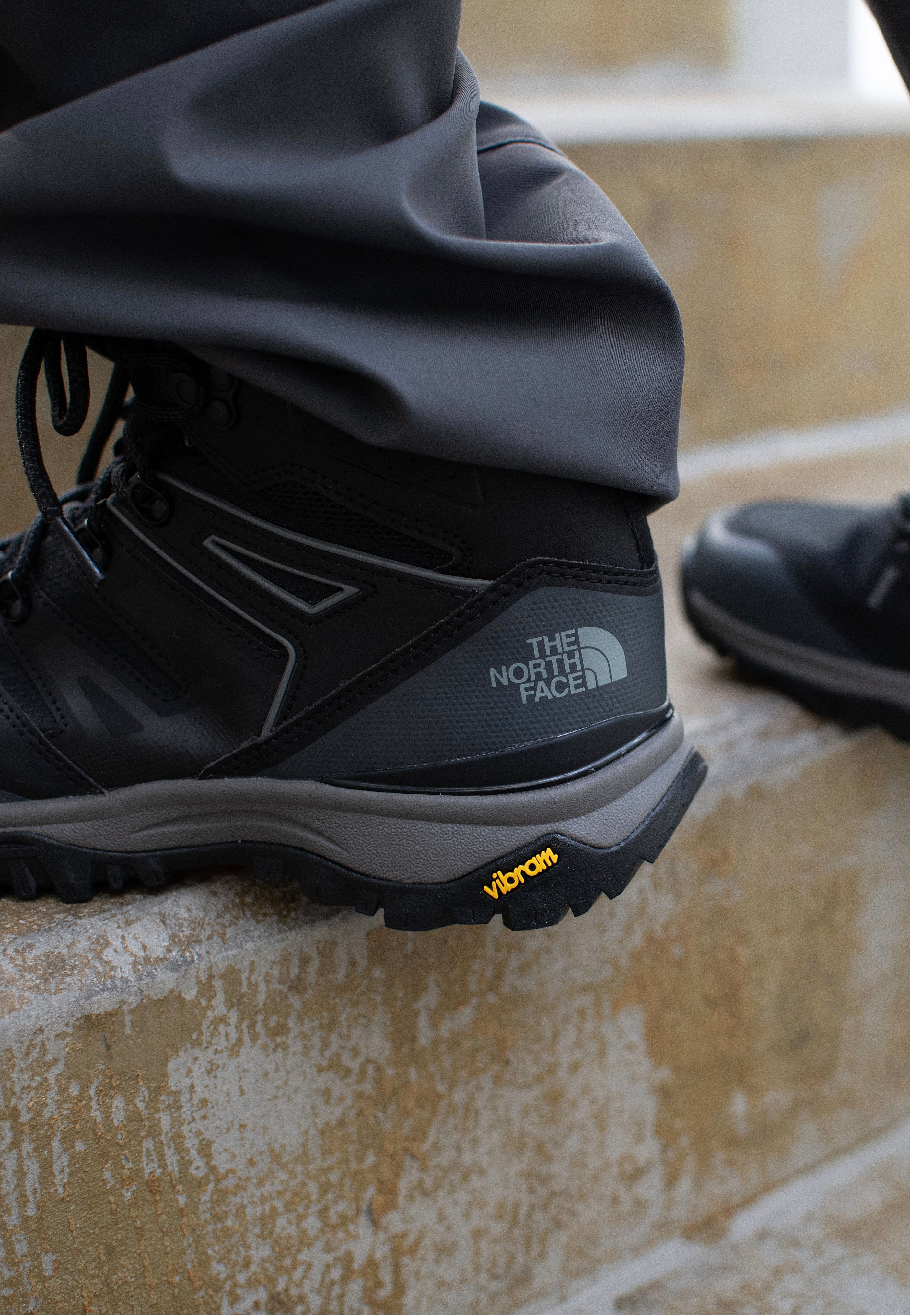 The North Face - Hedgehog Mid Gore Tex Tnf Black/Asphalt Grey - Shoes | Men-Image