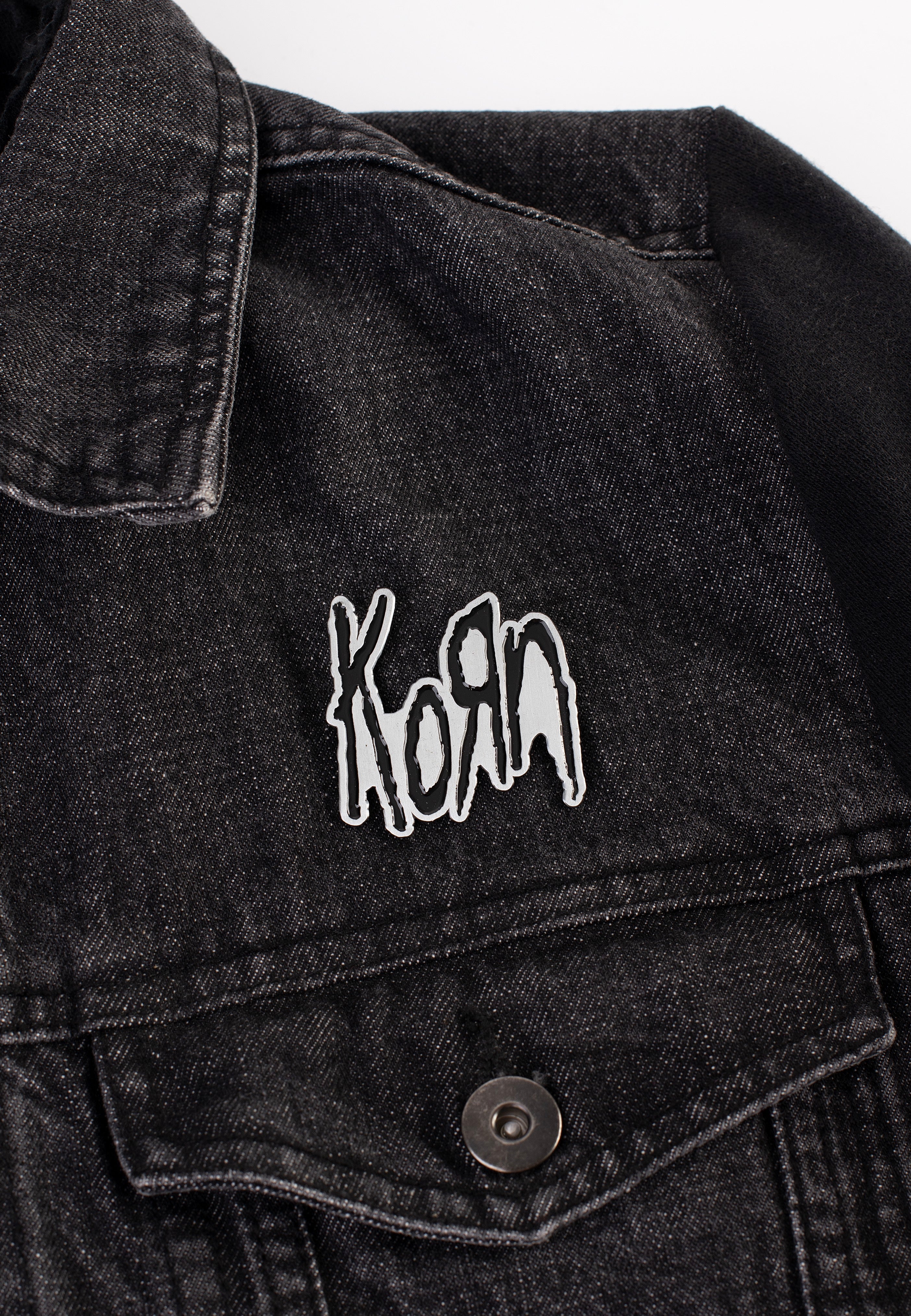 Korn - Logo - Pin | Neutral-Image