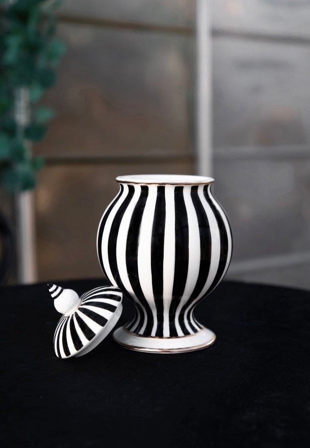 Lively Ghosts - Grim & Ghostly - Sugarjar | Neutral-Image