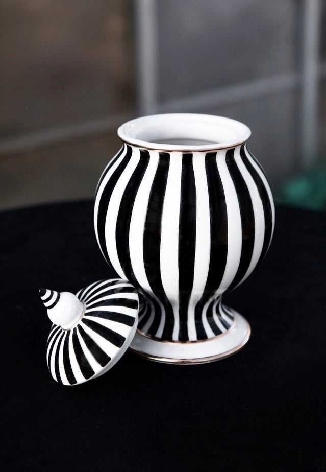 Lively Ghosts - Grim & Ghostly - Sugarjar | Neutral-Image