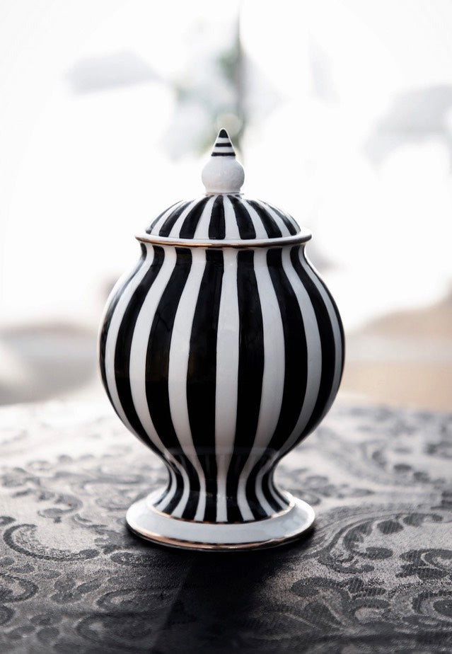 Lively Ghosts - Grim & Ghostly - Sugarjar | Neutral-Image