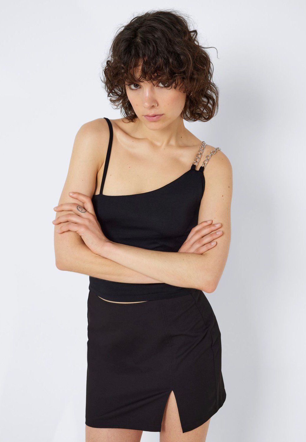 Noisy May - Celeste Singlet Chain Detail Black - Top | Women-Image