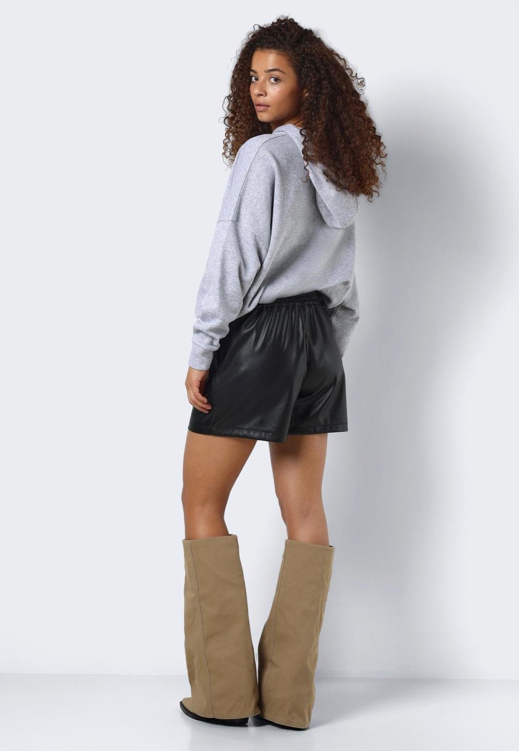 Noisy May - Andy Pu Black - Shorts | Women-Image