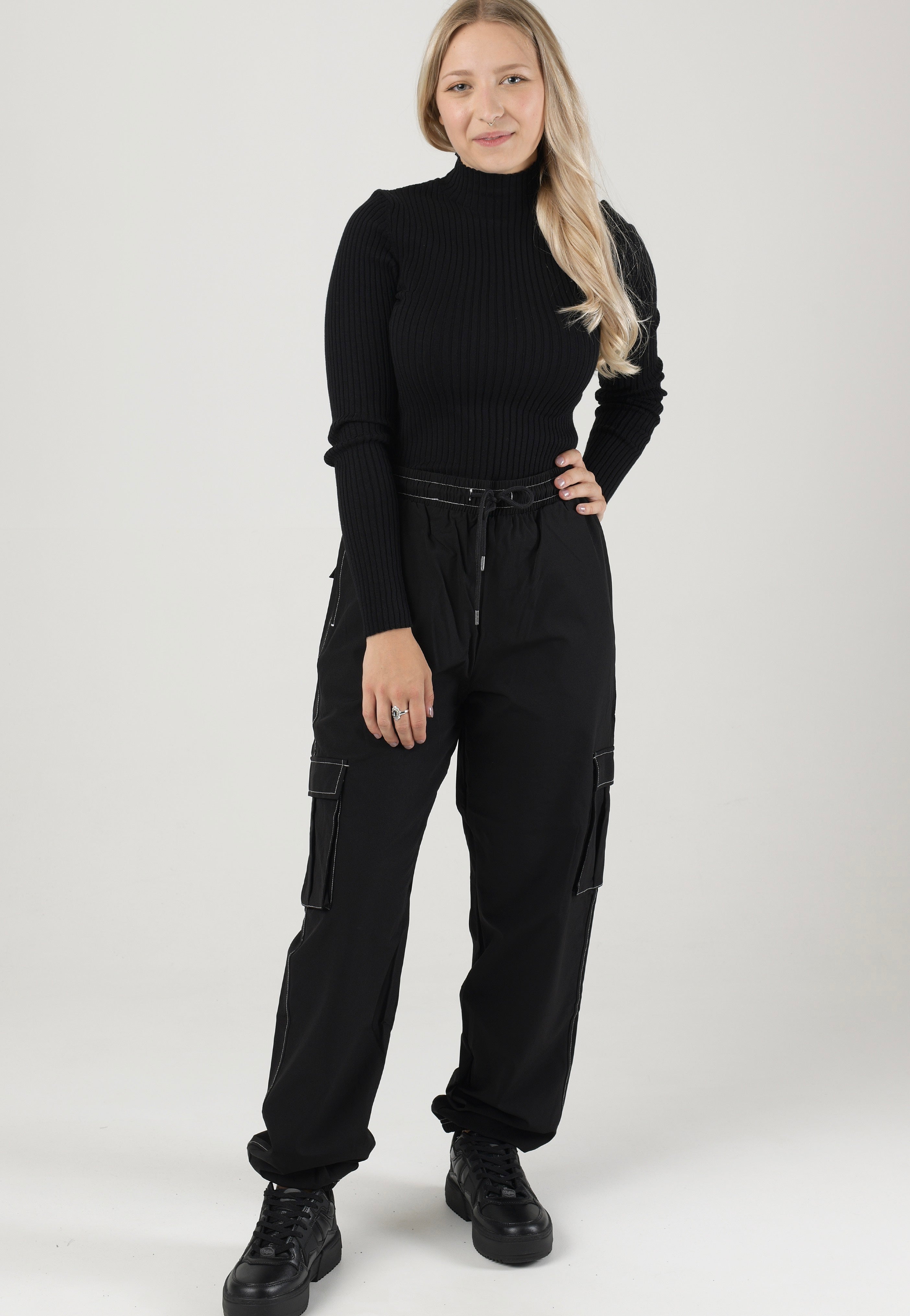 Noisy May - Kirby Zipper Cargo Black Zipper - Pants | Women-Image