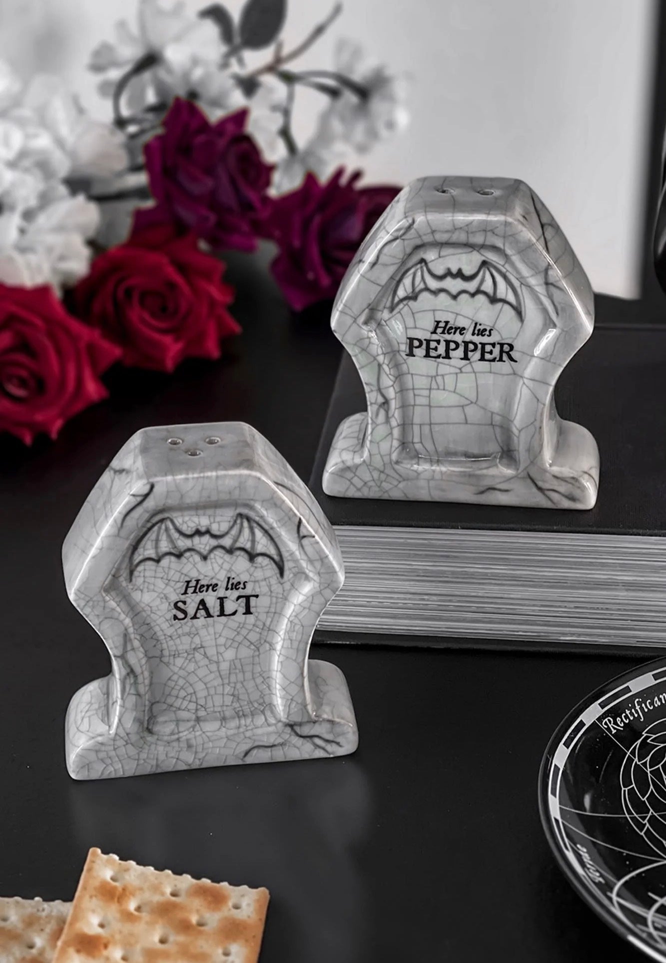 Killstar - RIP - Salt & Pepper Shakers | Neutral-Image