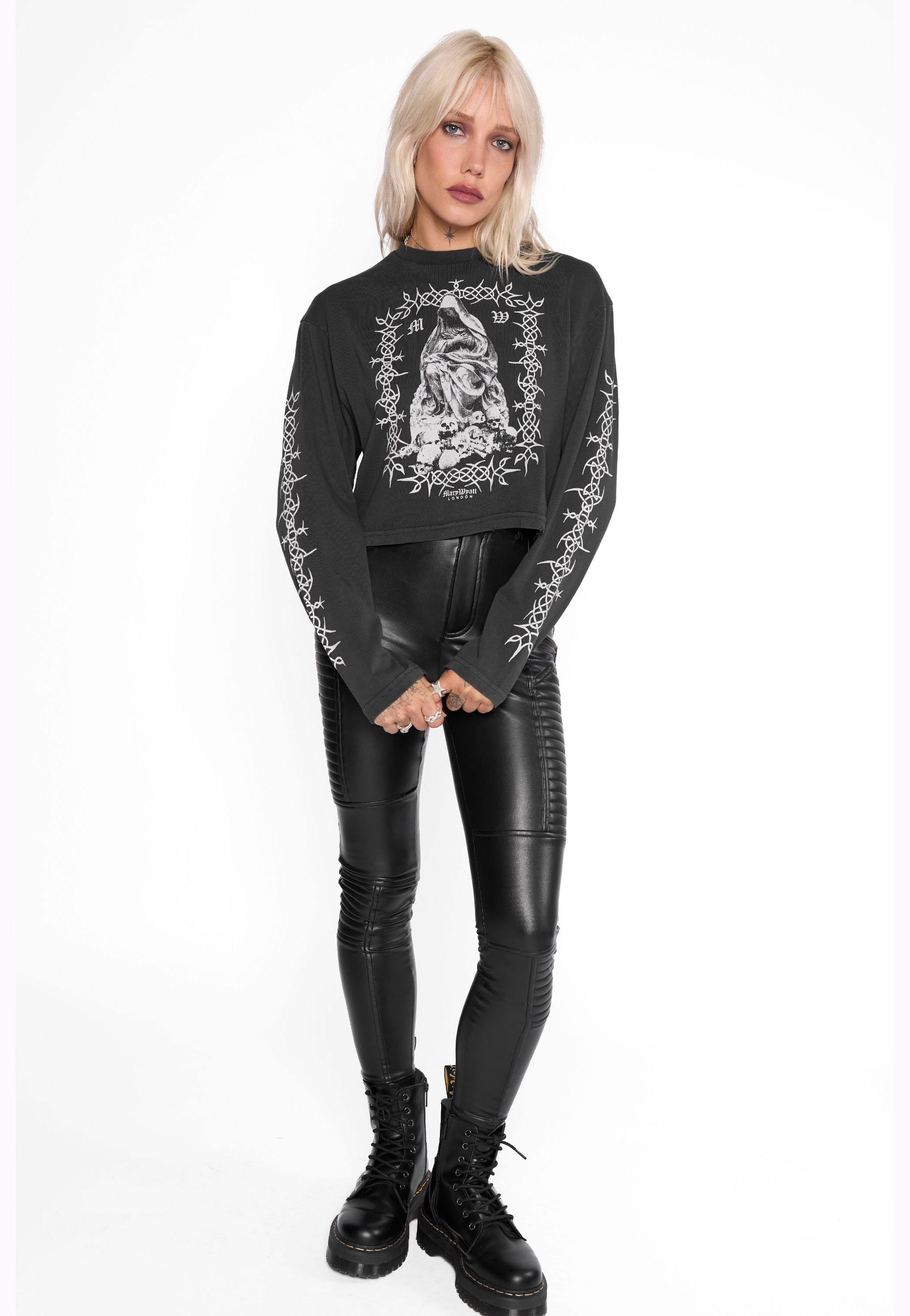 Mary Wyatt - Sanctum Vintage Black - Longsleeve | Women-Image