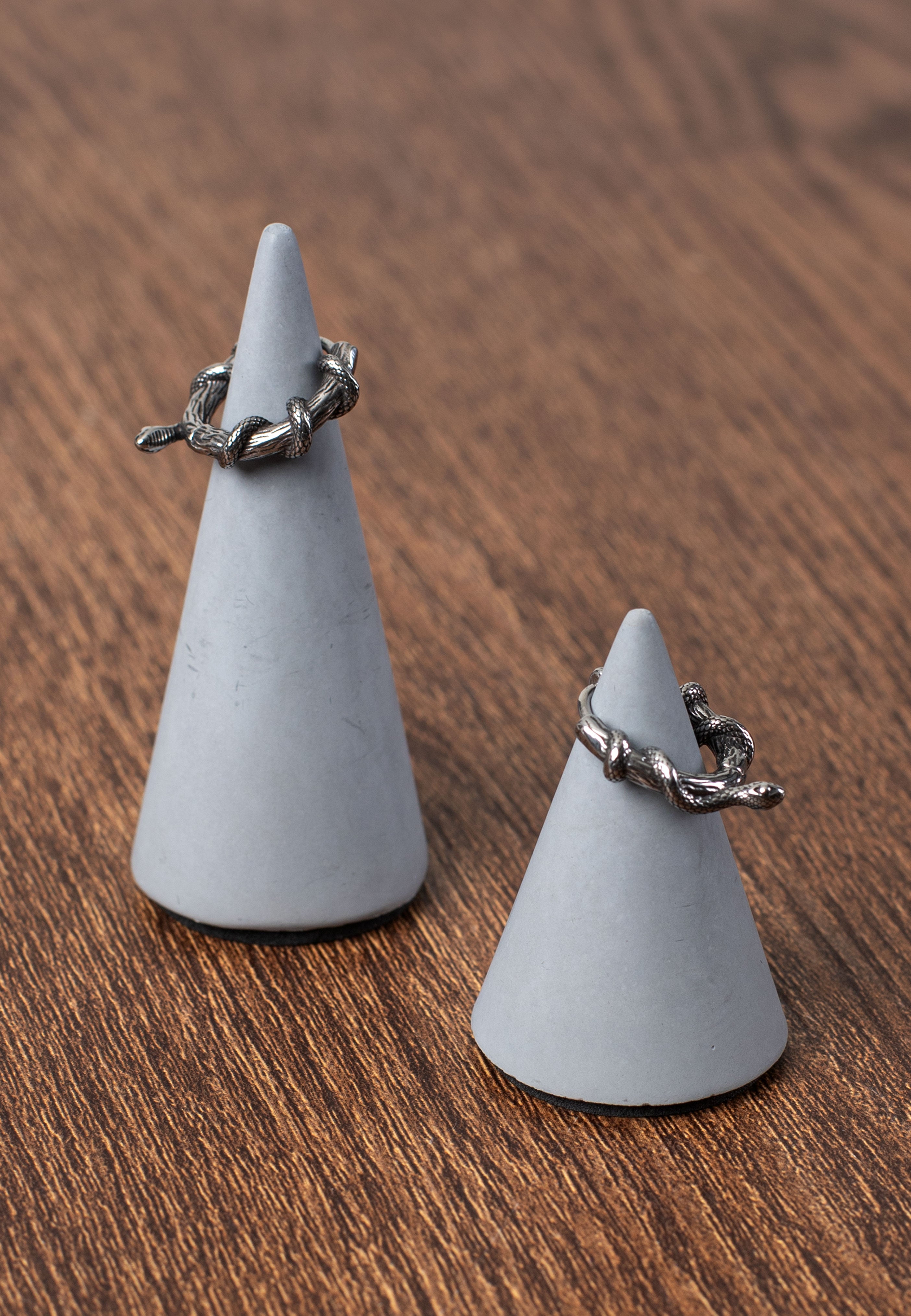 etNox - Schlange Kreole Silver - Earrings | Neutral-Image