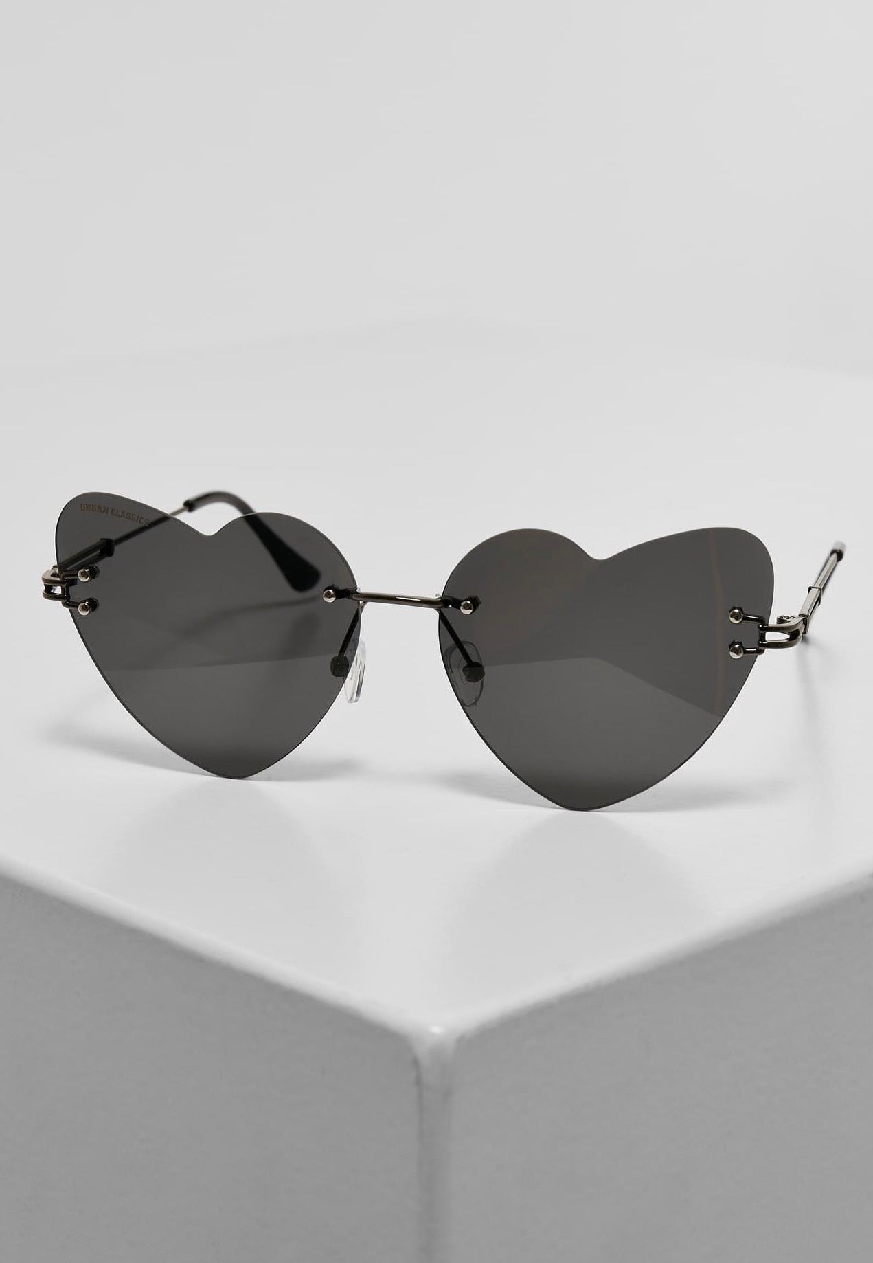 Urban Classics - Heart With Chains Black/Black - Sunglasses | Neutral-Image