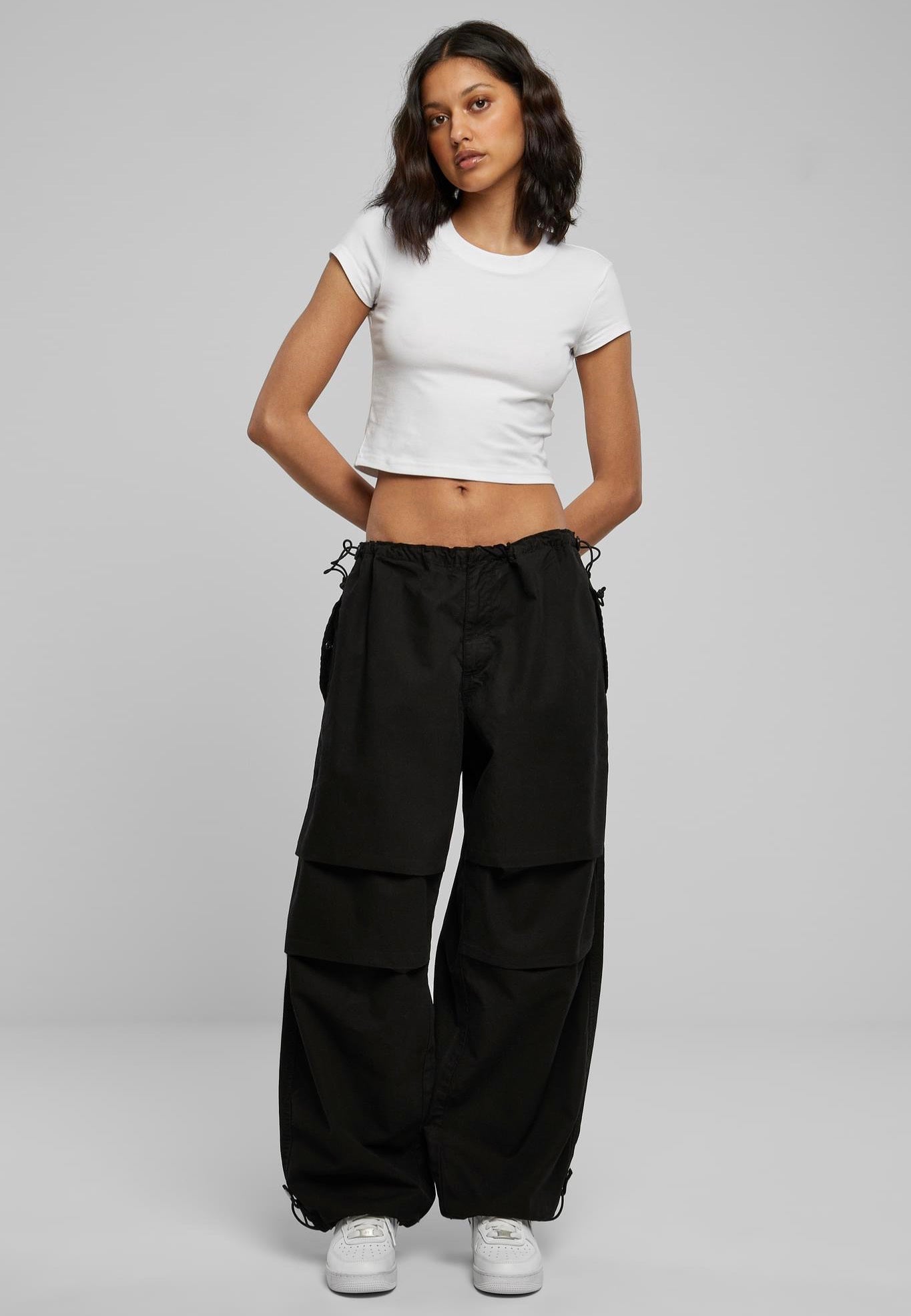 Urban Classics - Cotton Parachute Black - Pants | Women-Image