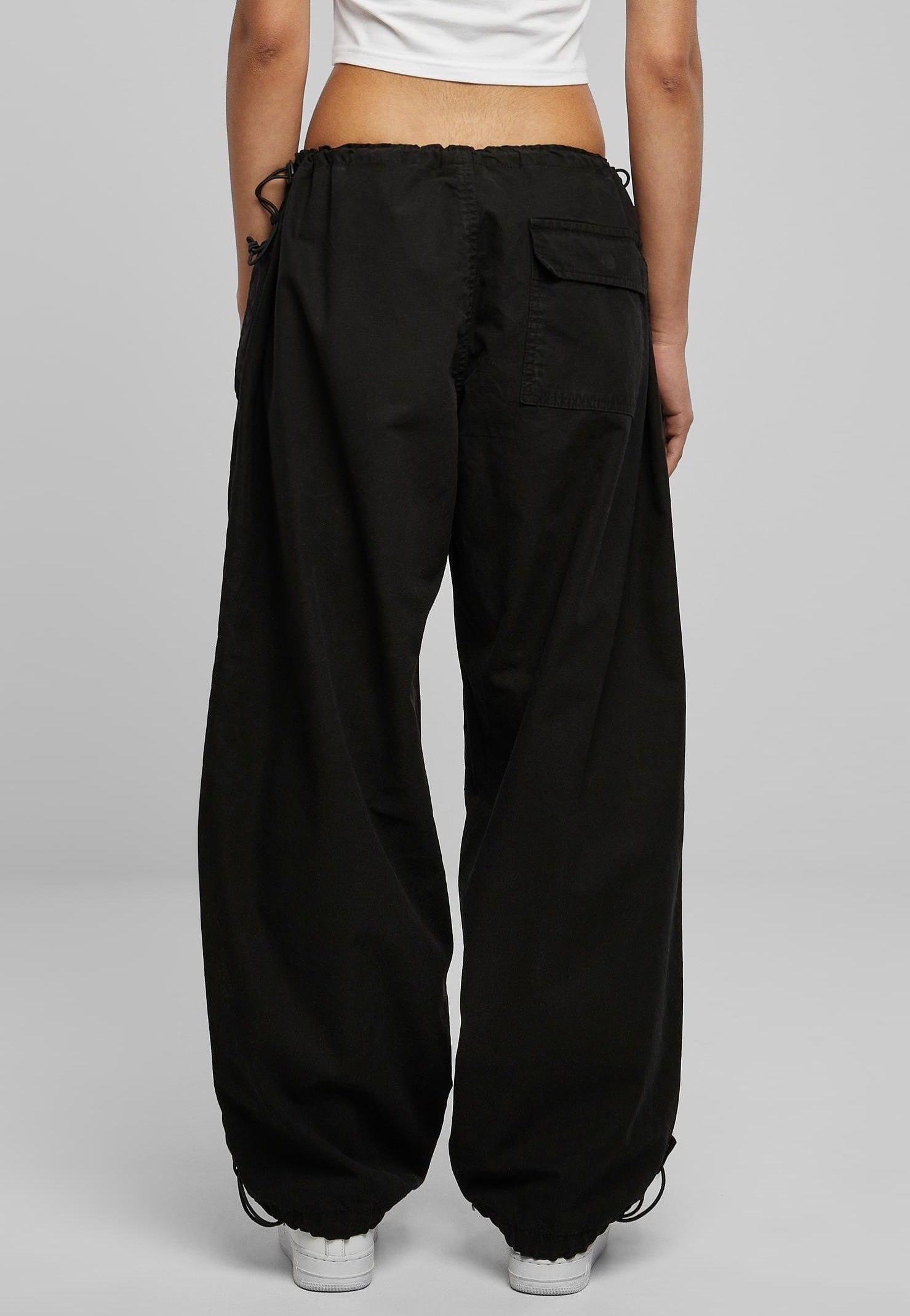 Urban Classics - Cotton Parachute Black - Pants | Women-Image