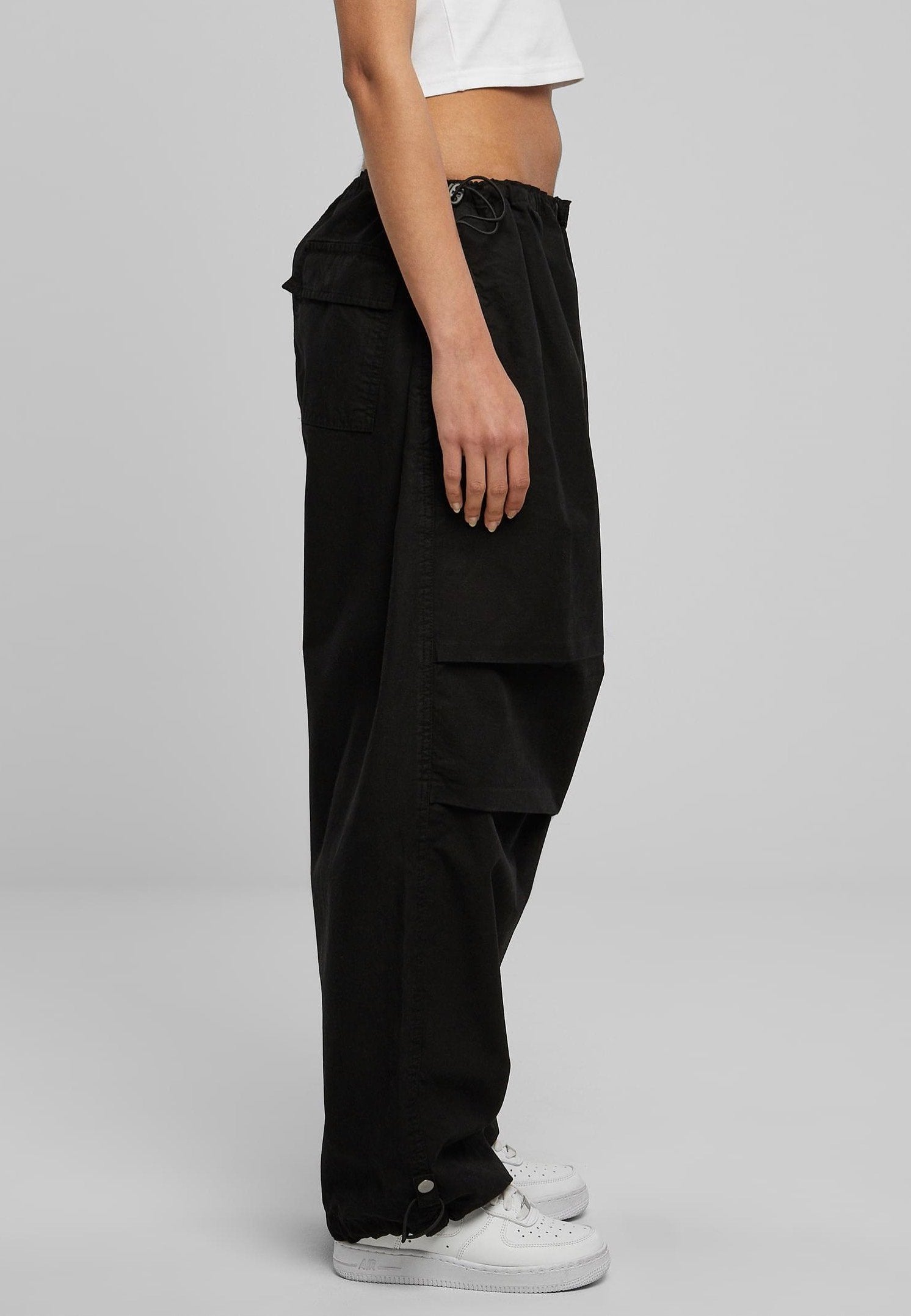 Urban Classics - Cotton Parachute Black - Pants | Women-Image