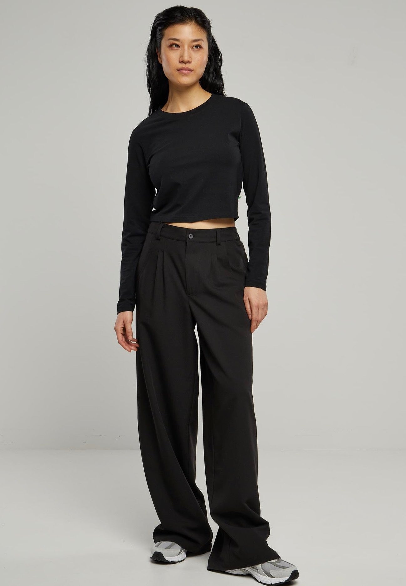 Urban Classics - Ladies Ultra Wide Pleat Front Black - Pants | Women-Image