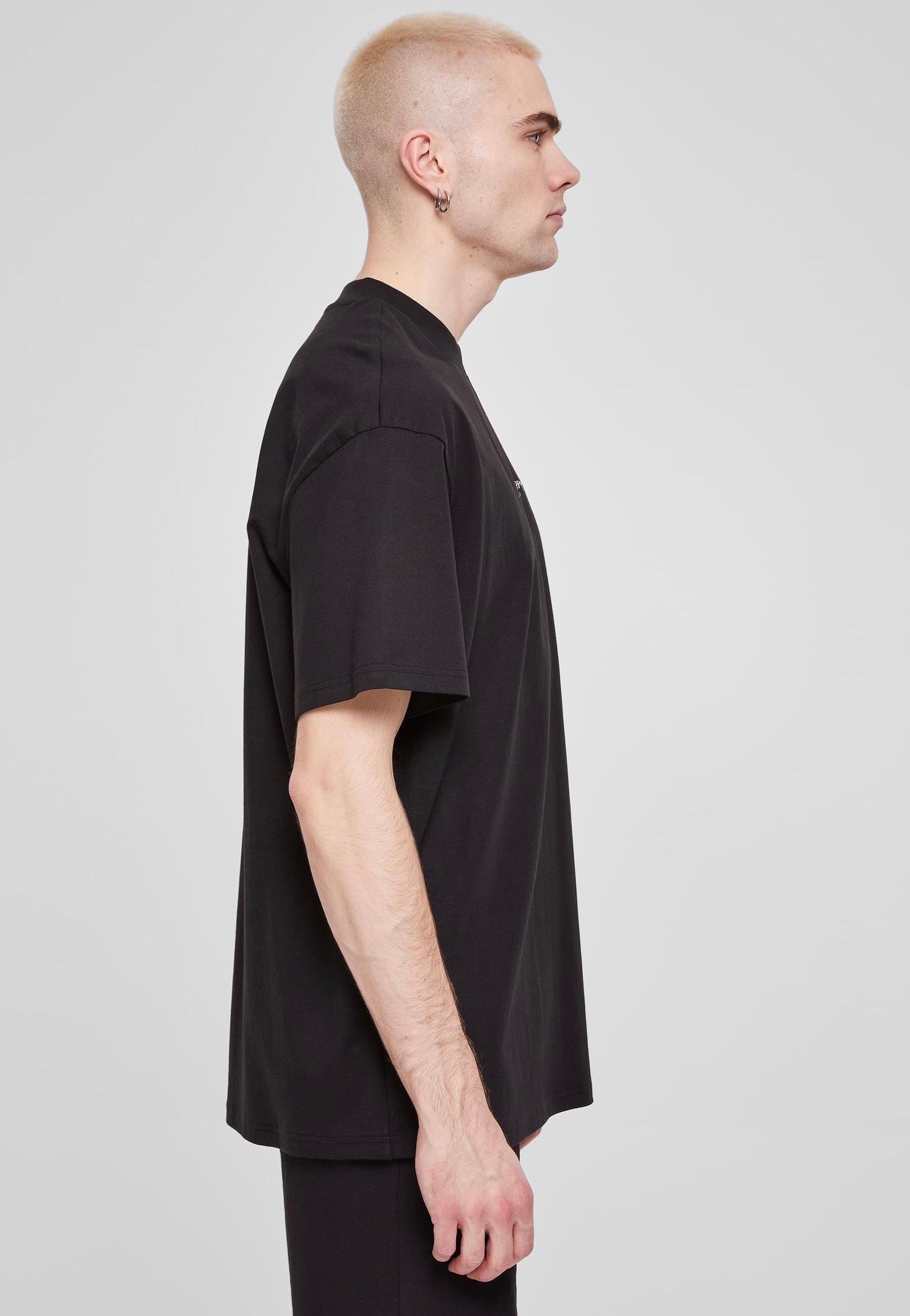 Urban Classics - Oversized Mid Embroidery Black - T-Shirt | Men-Image