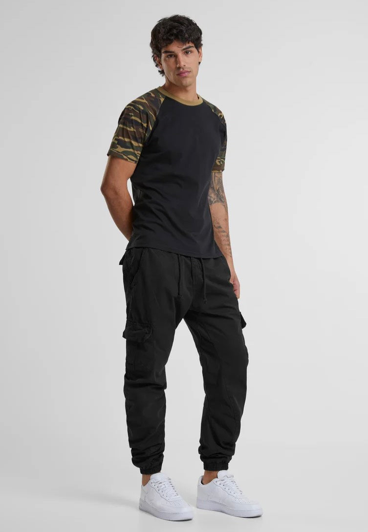 Urban Classics - Raglan Contrast Black/Woodcamo - T-Shirt | Men-Image