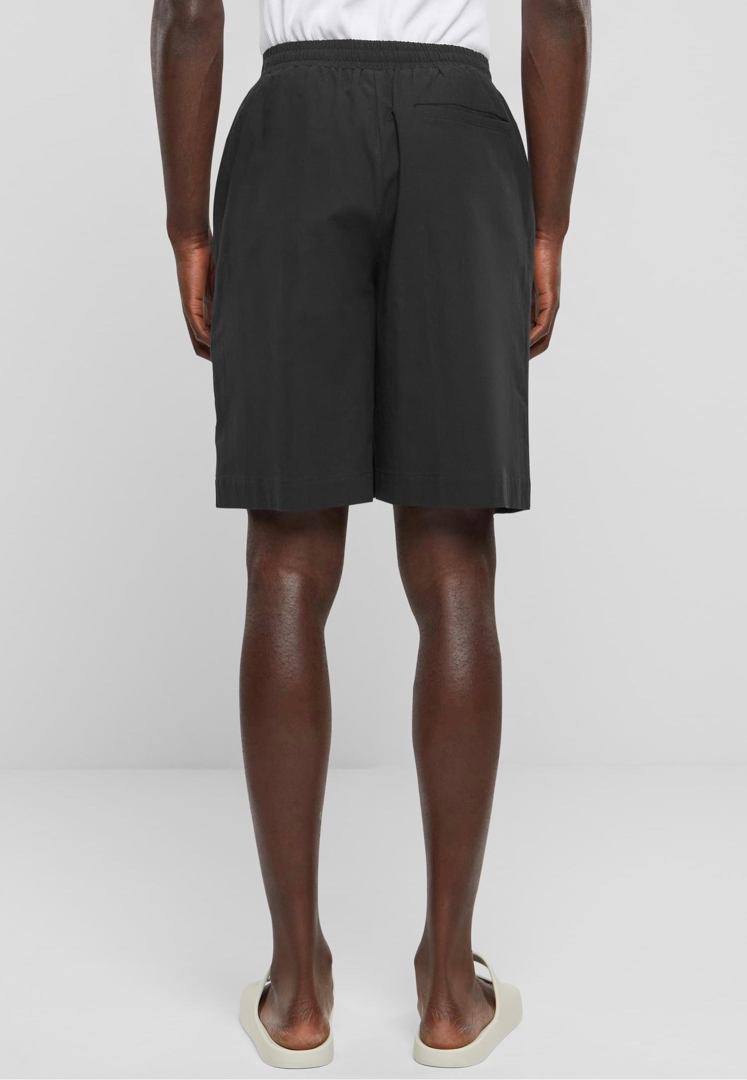 Urban Classics - Wide Crepe Black - Shorts | Men-Image