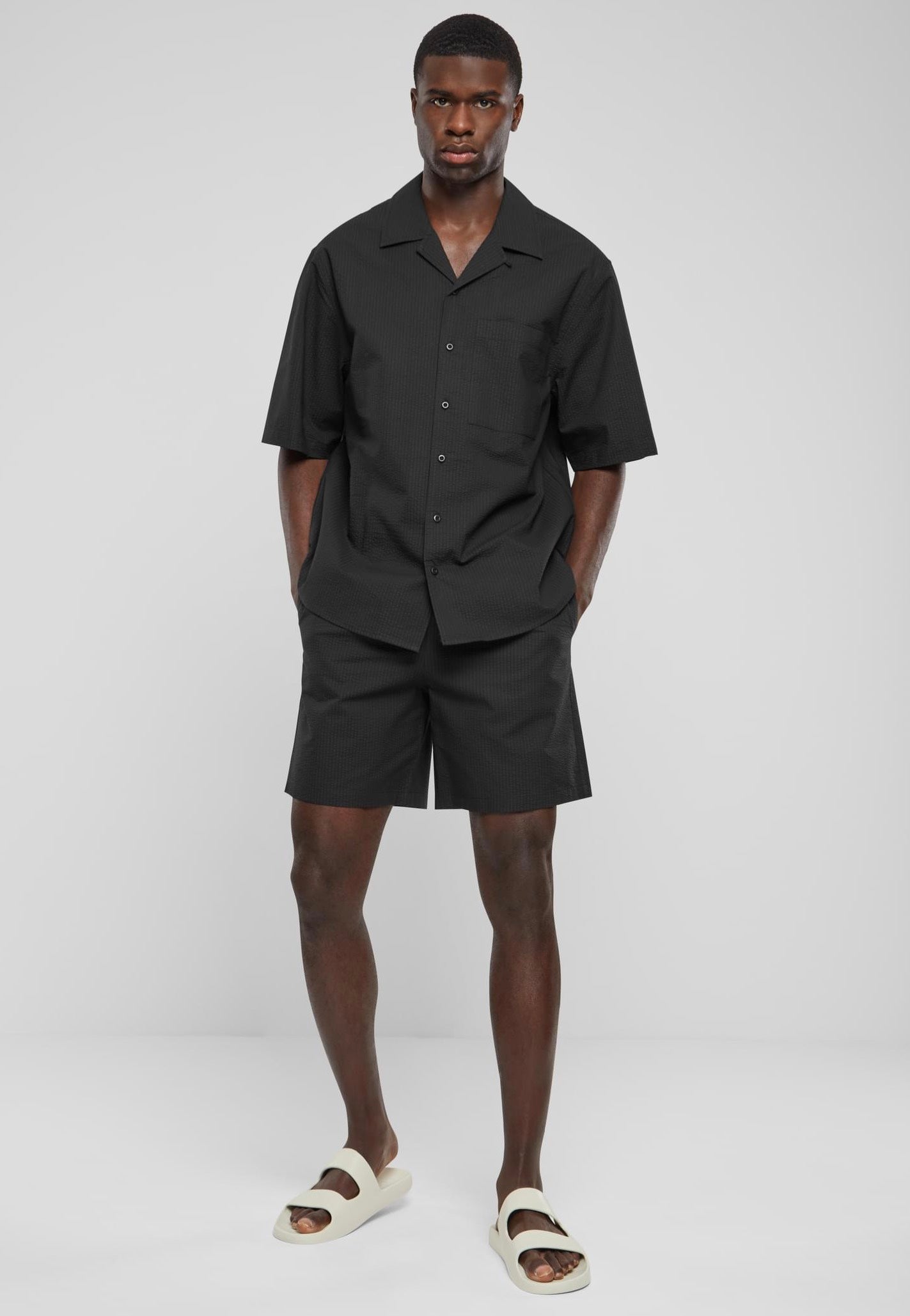 Urban Classics - Basic Seersucker Black - Shorts | Men-Image