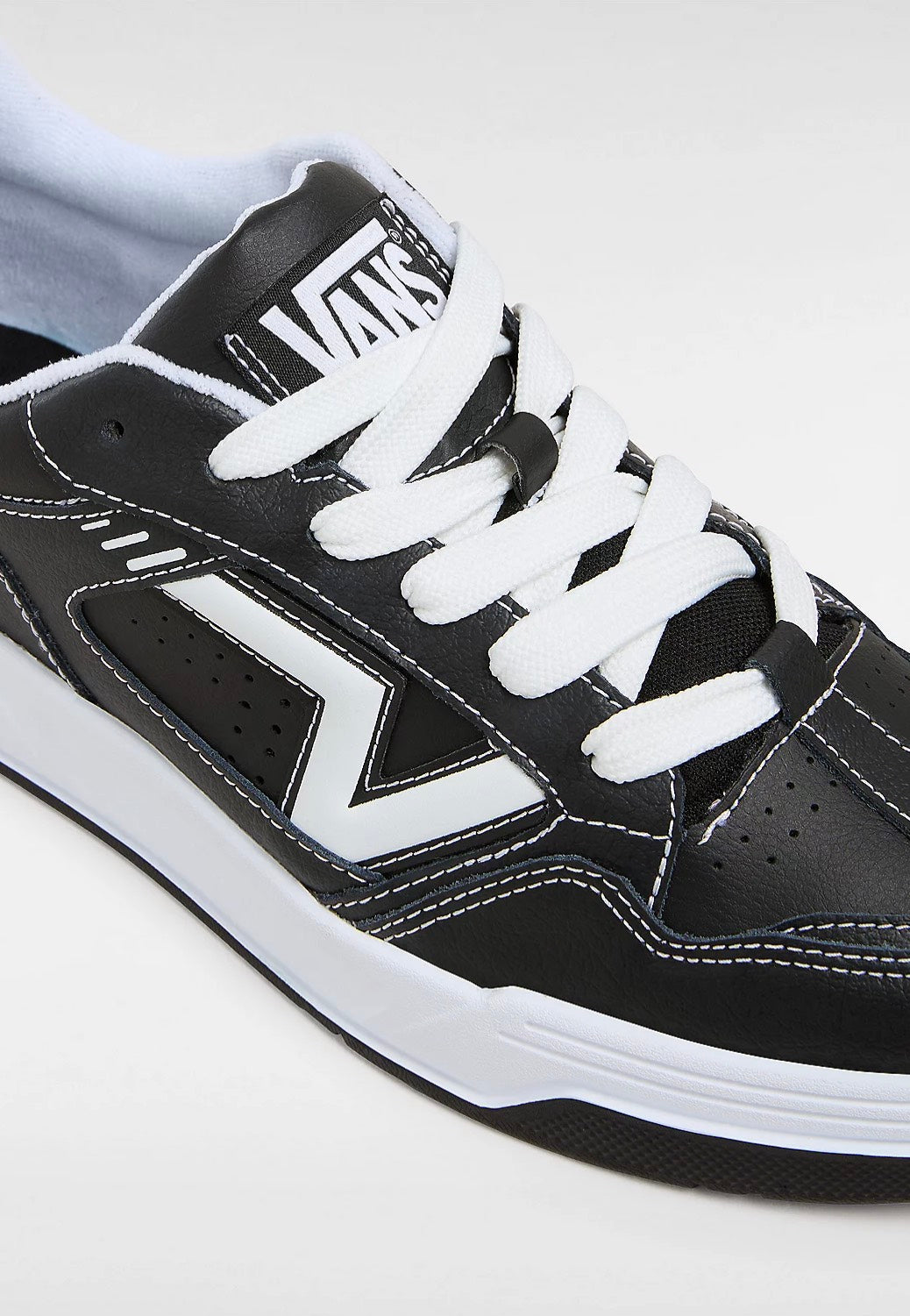 Vans - Upland Black/White - Shoes | Men-Image