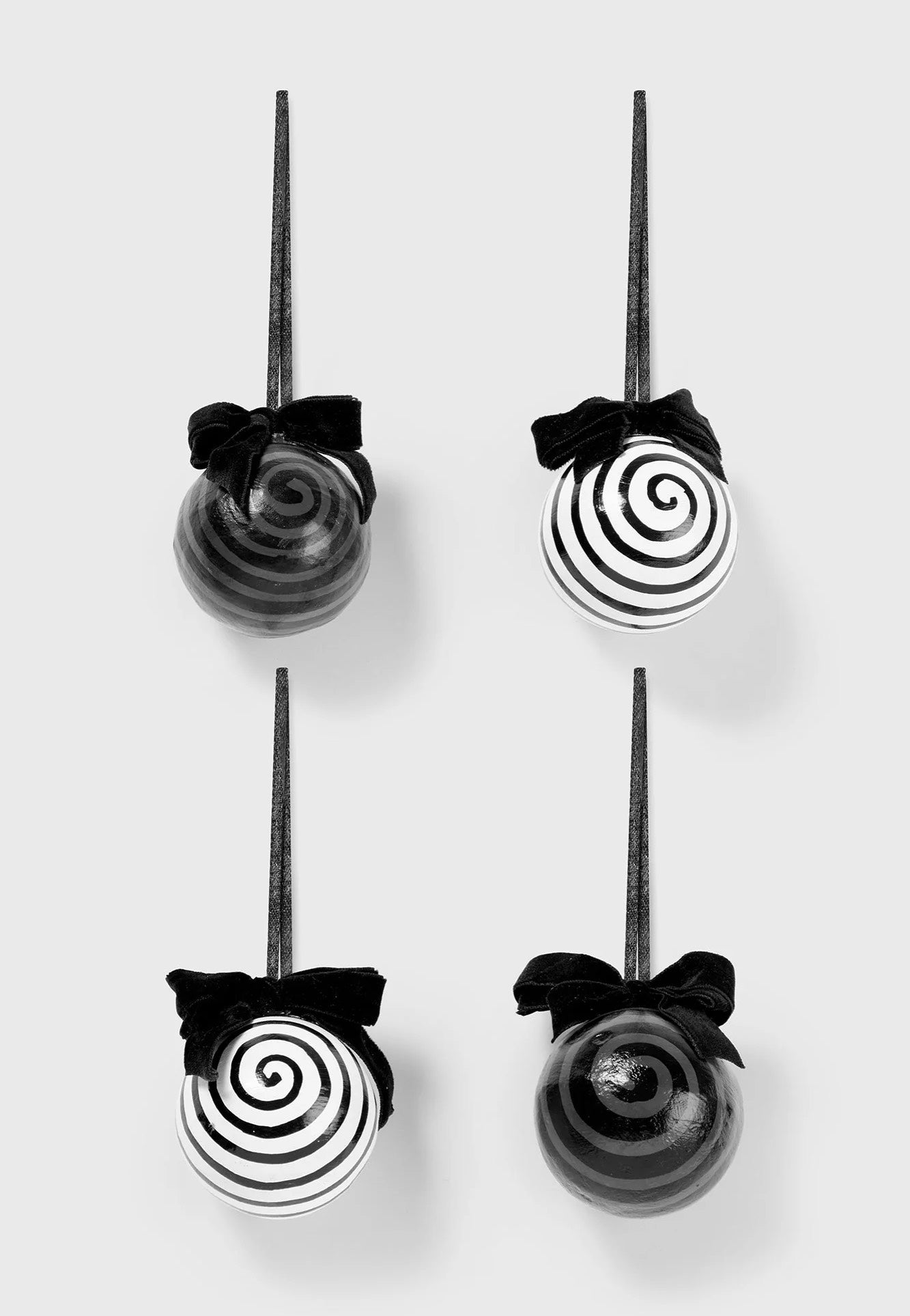 Killstar - Downward Spiral Black (Set Of 4) - Ball