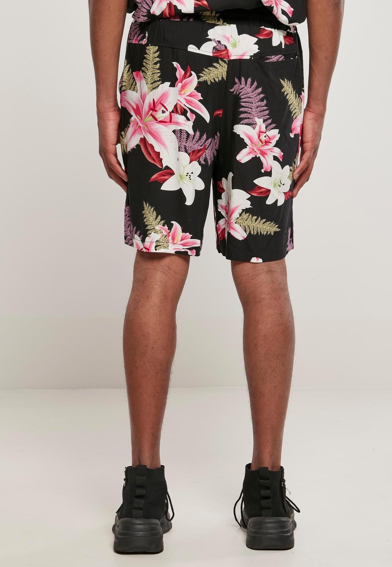 Urban Classics - Viscose AOP Resort Darkjungle - Shorts